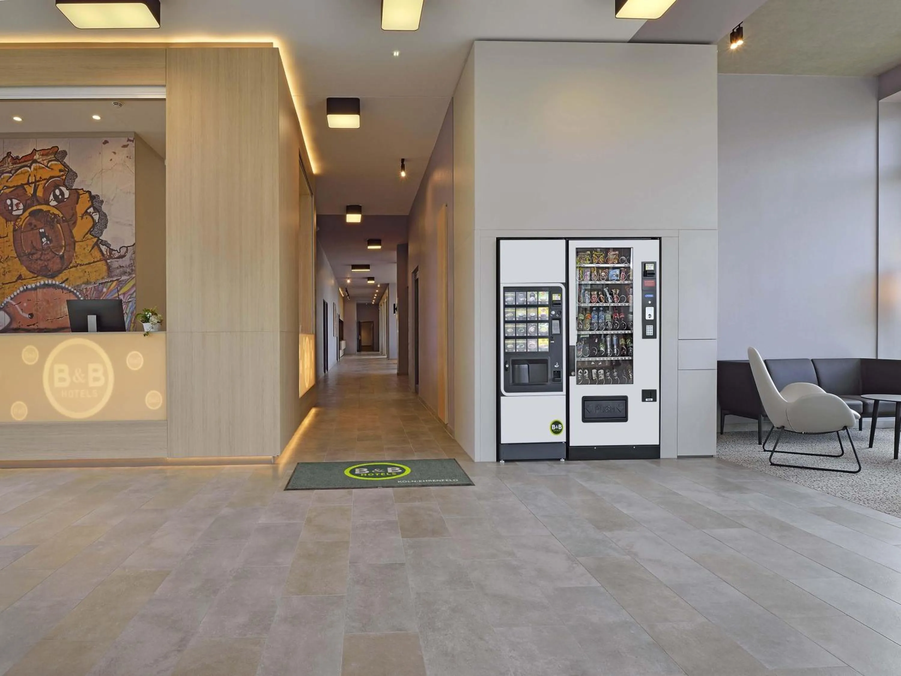 Lobby or reception in B&B Hotel Köln-Ehrenfeld