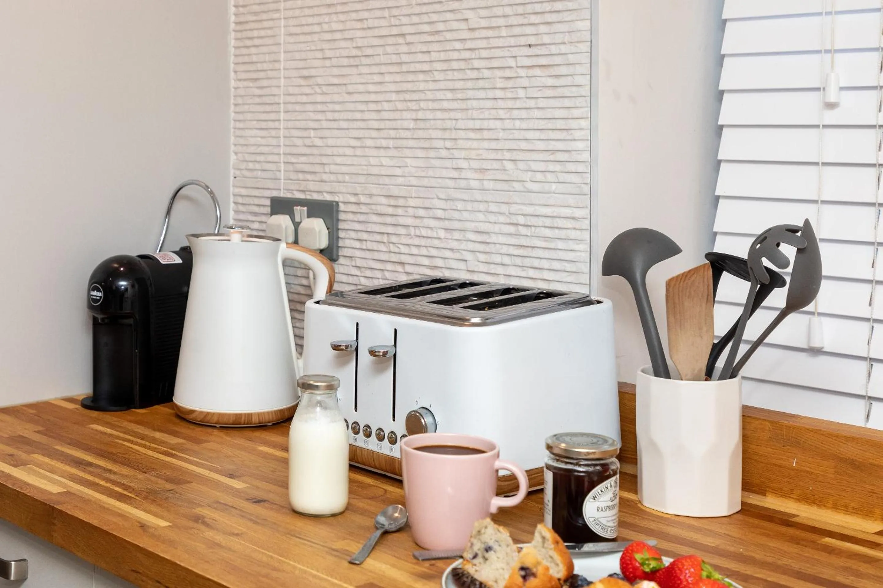 Kitchen or kitchenette in The Hideaway