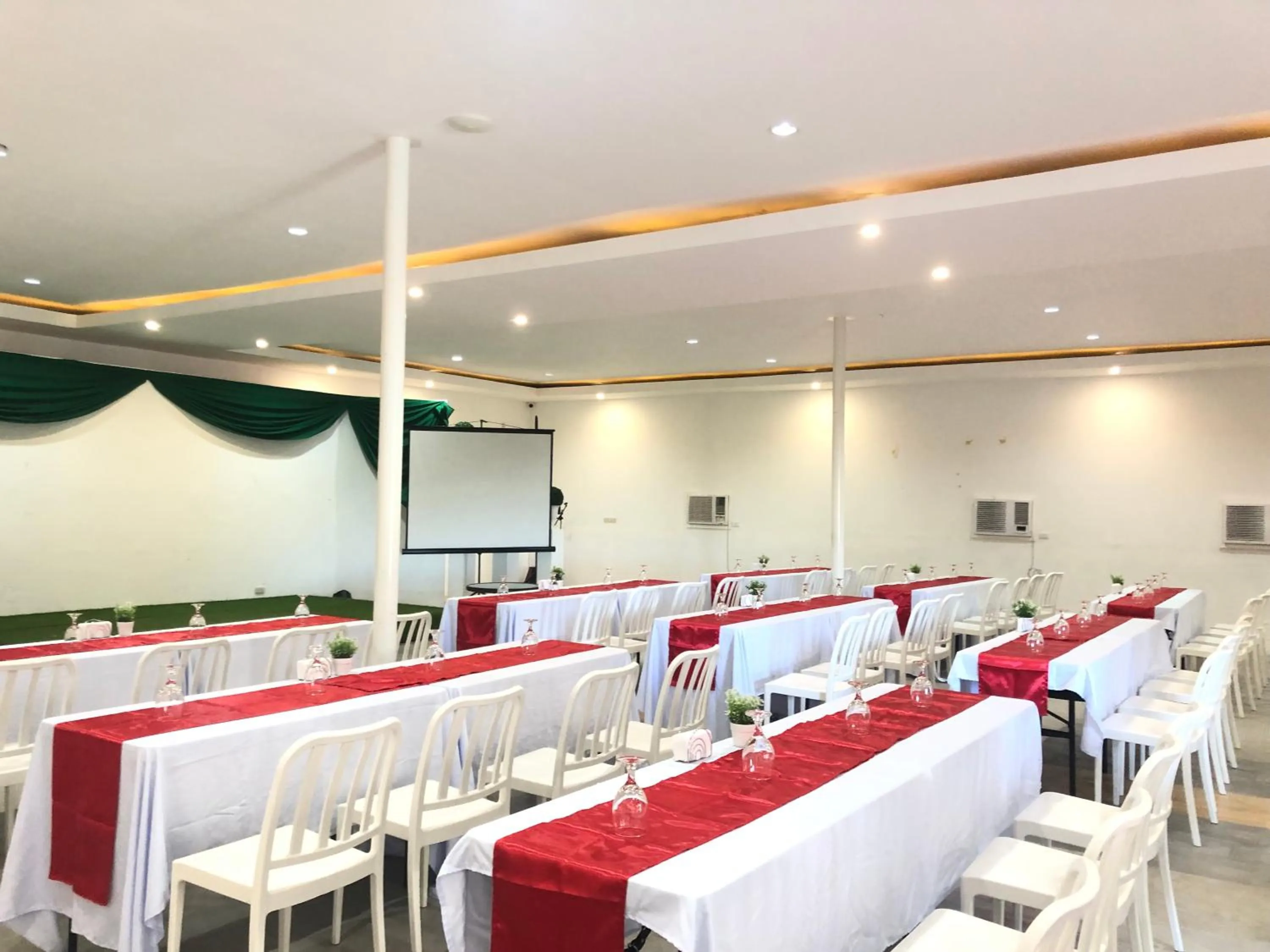 Meeting/conference room in Bambu Suites