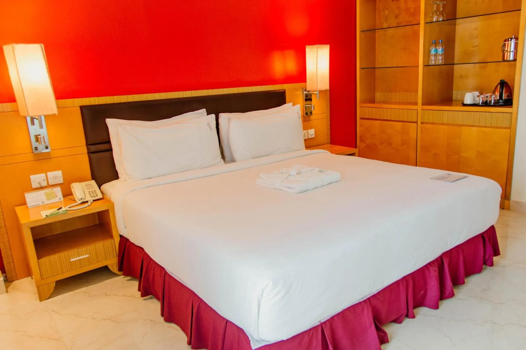 Photo of the whole room, Bed in Holiday Inn Dar Es Salaam by IHG