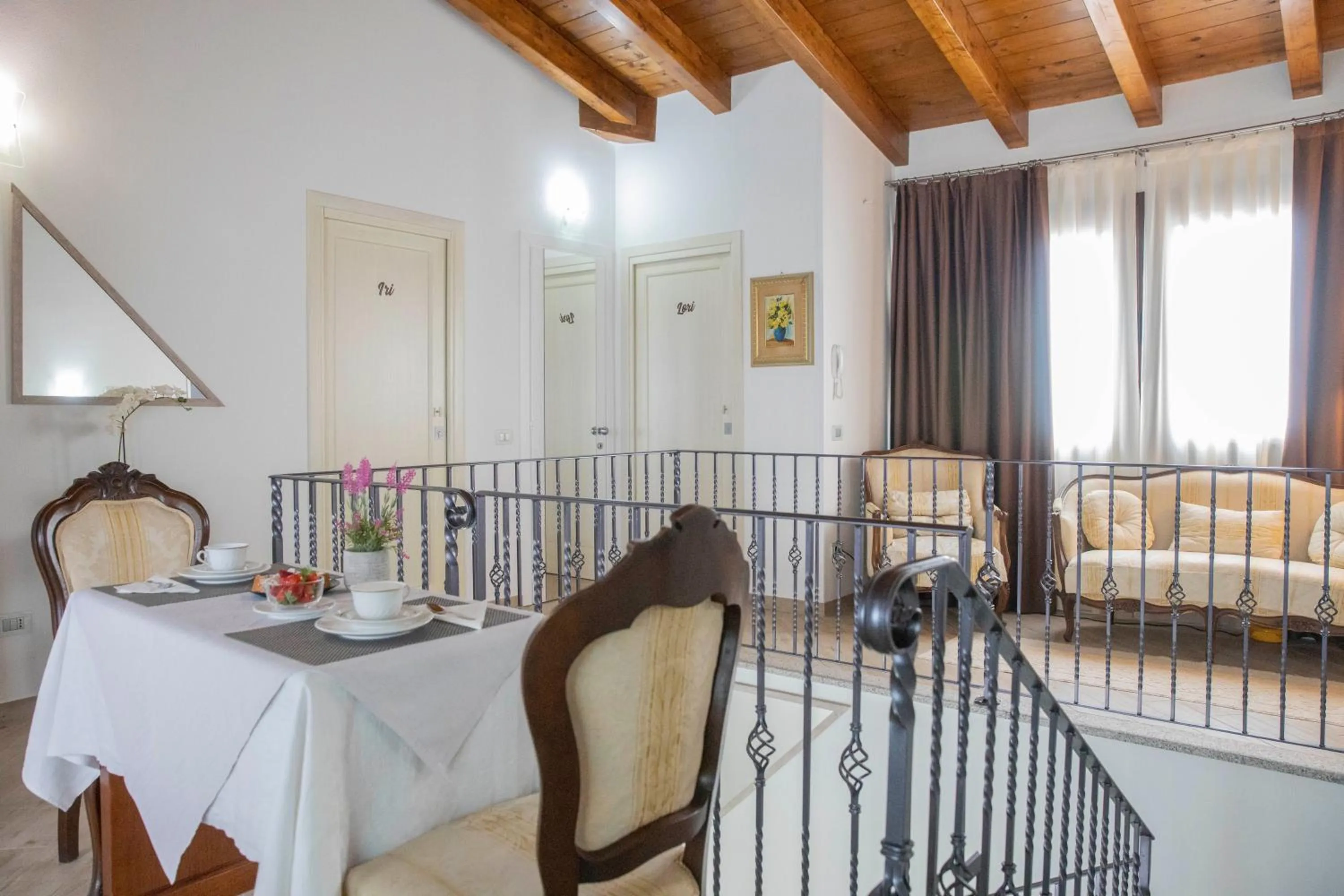 Bed in Irilor Luxury B&B