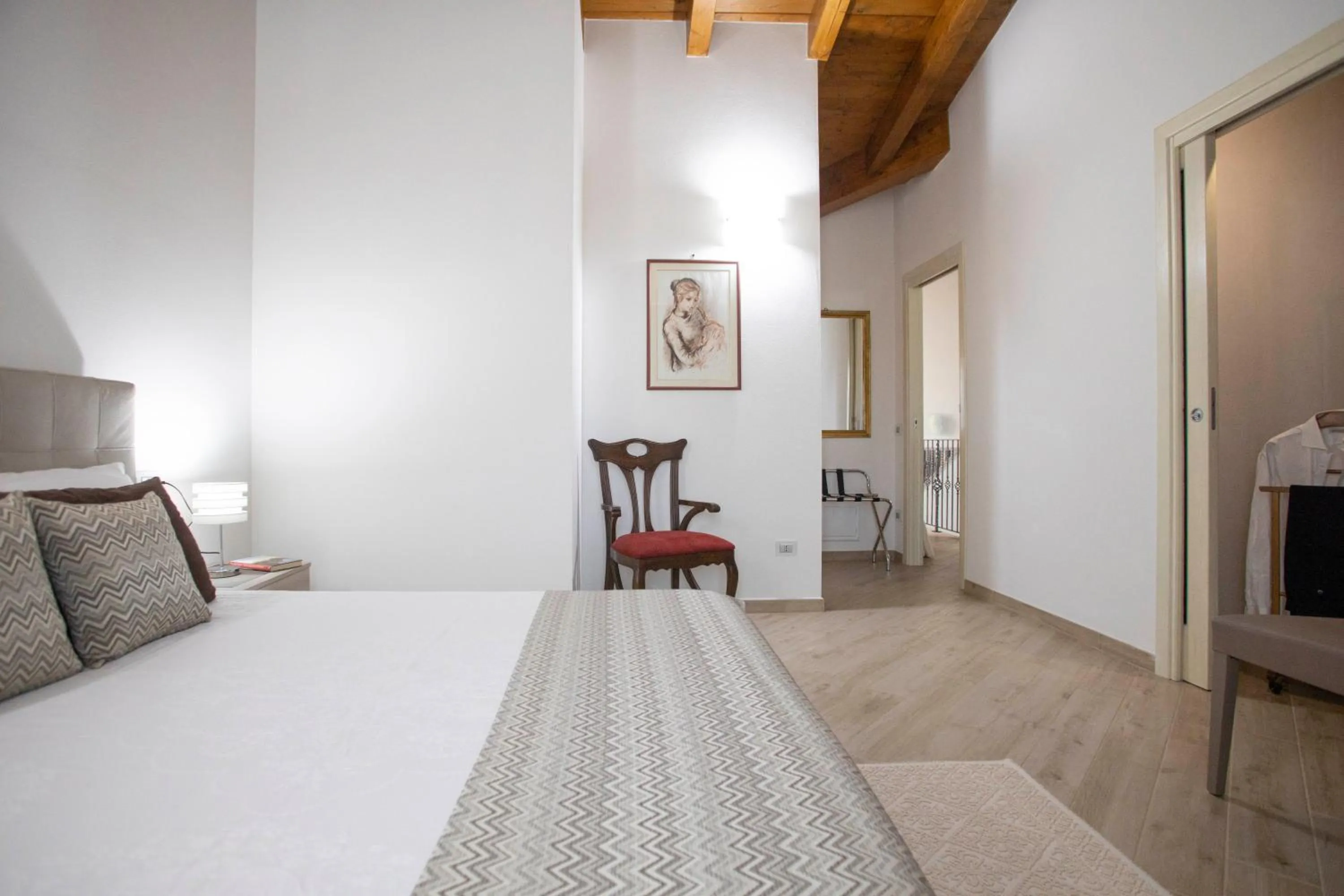 Bed in Irilor Luxury B&B