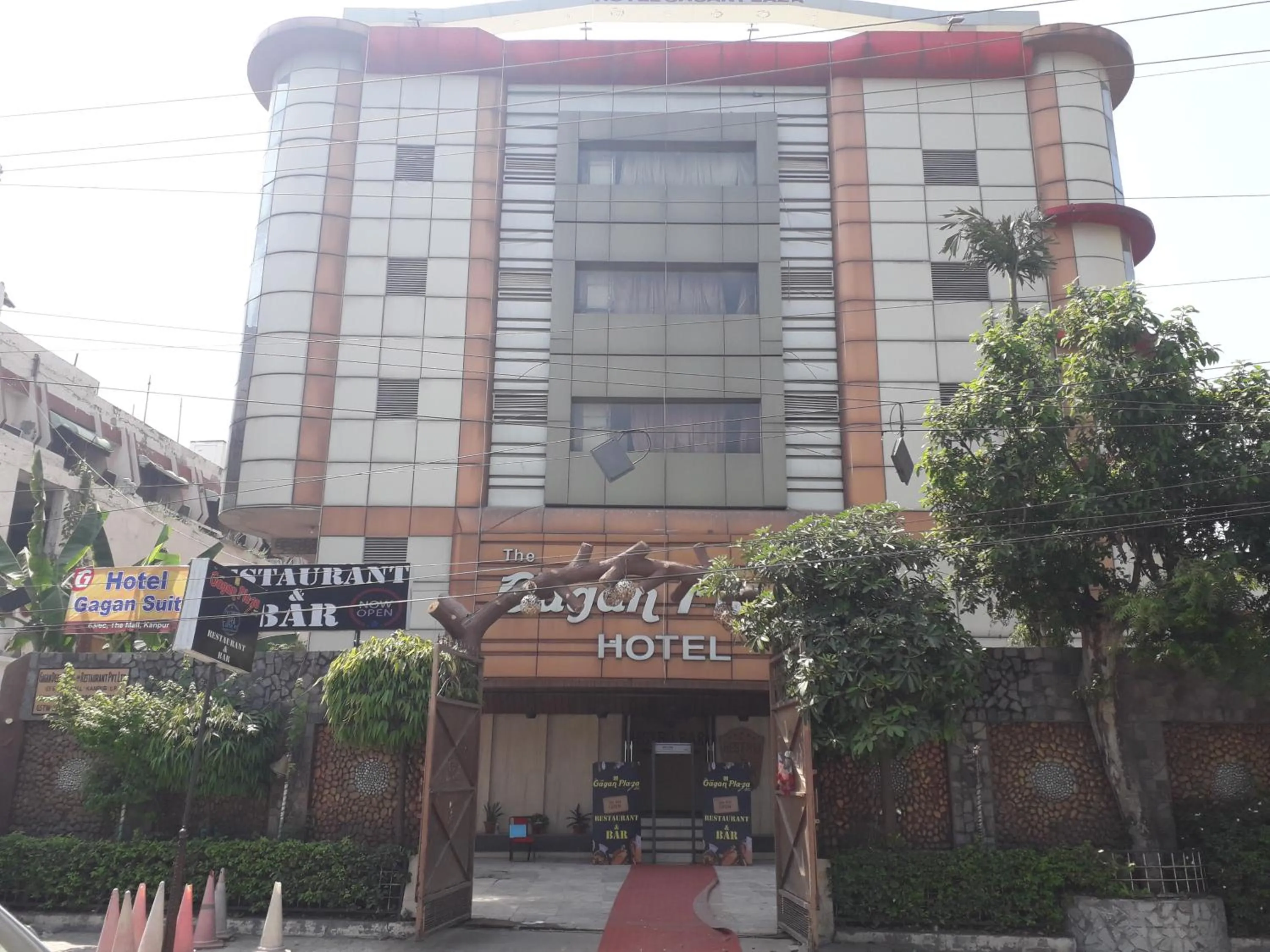 Facade/entrance in Hotel Gagan Plaza