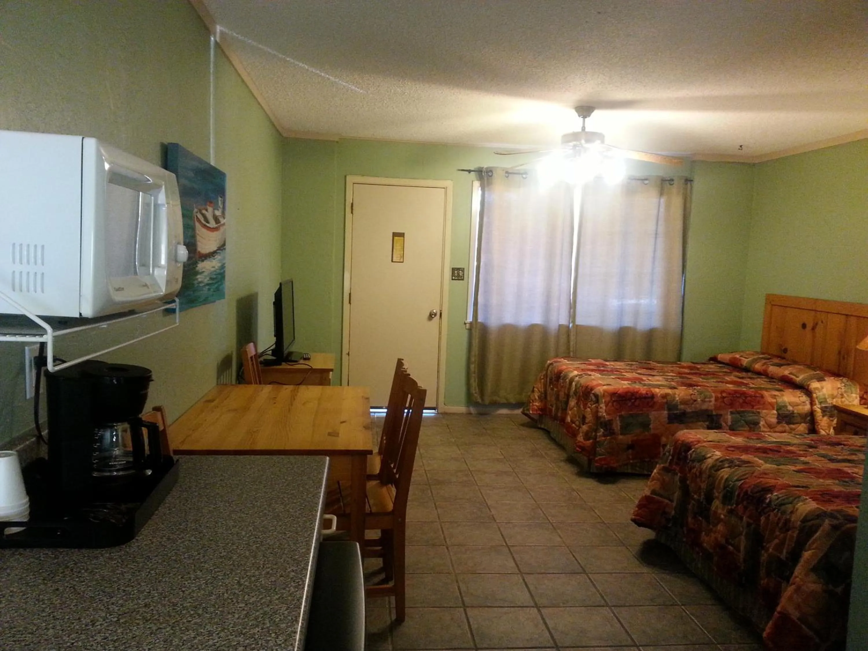 Bedroom, Bed in Lodge At Turkey Cove