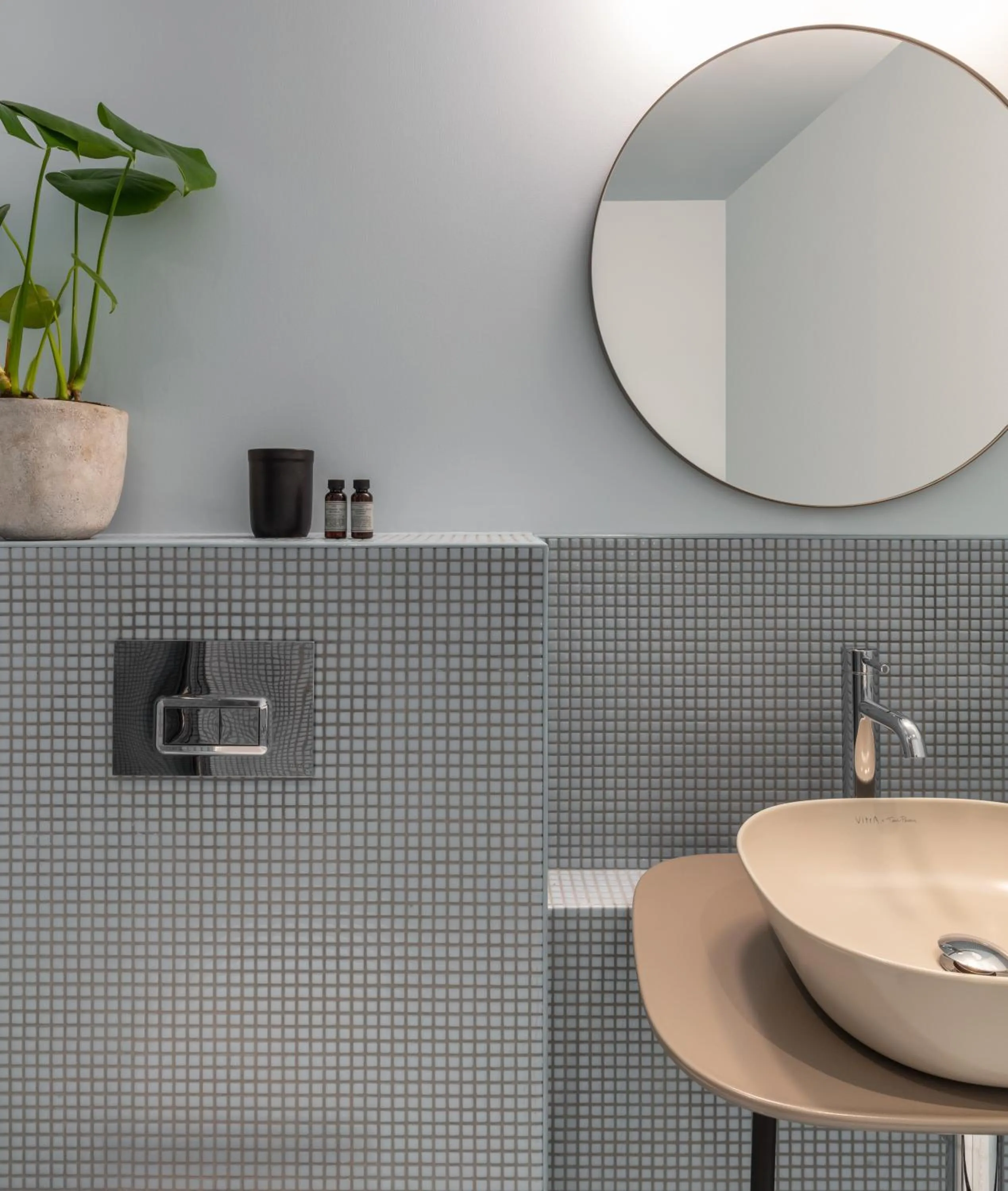 Bathroom in Bermonds Locke, Tower Bridge