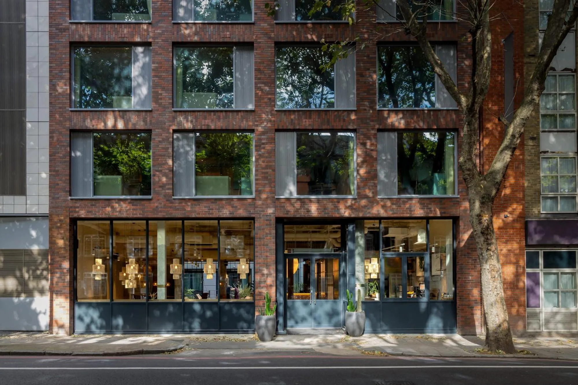 Property building in Bermonds Locke, Tower Bridge