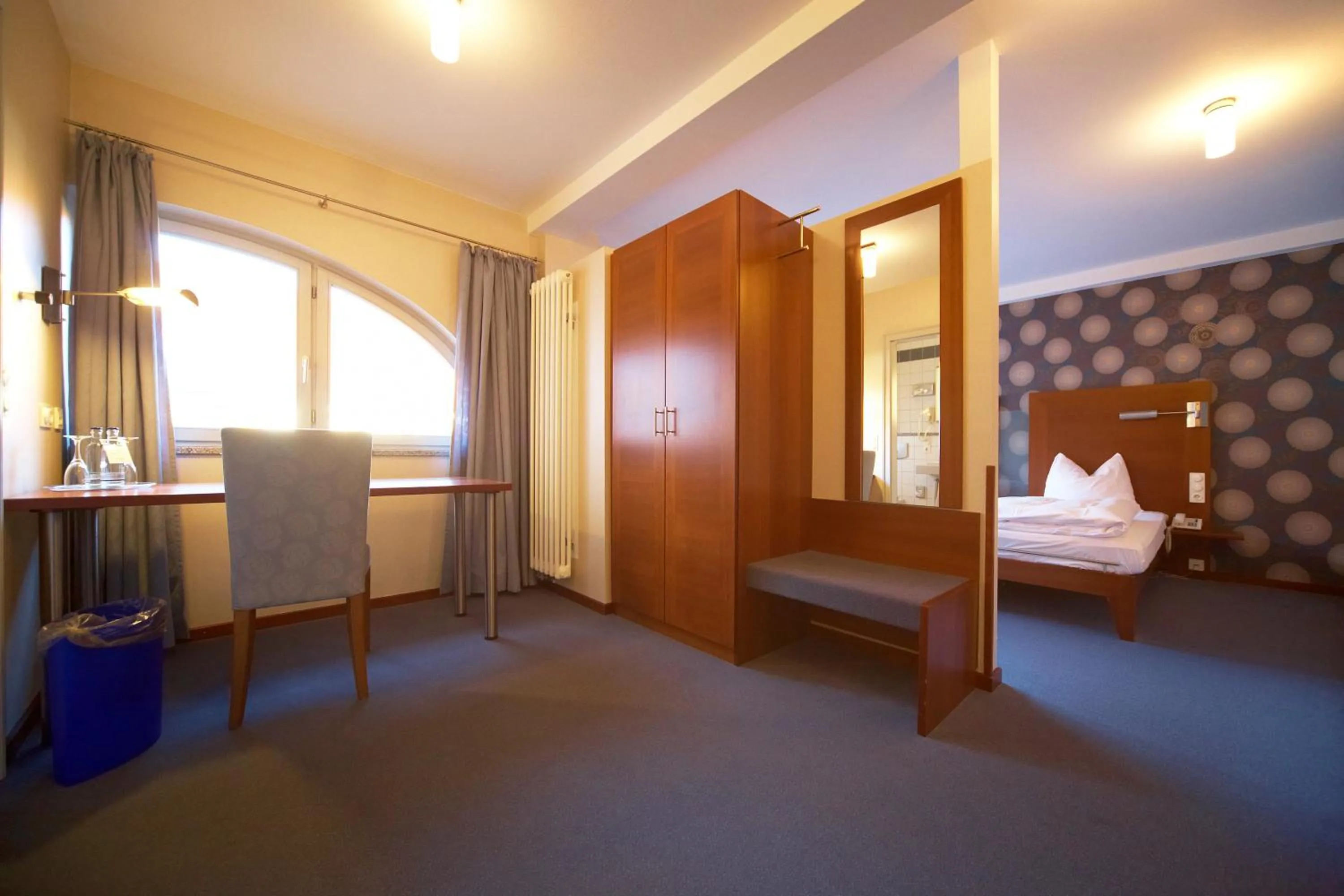 Photo of the whole room, Bed in Landhotel zum Schwanen mit Restaurant Mona Liza