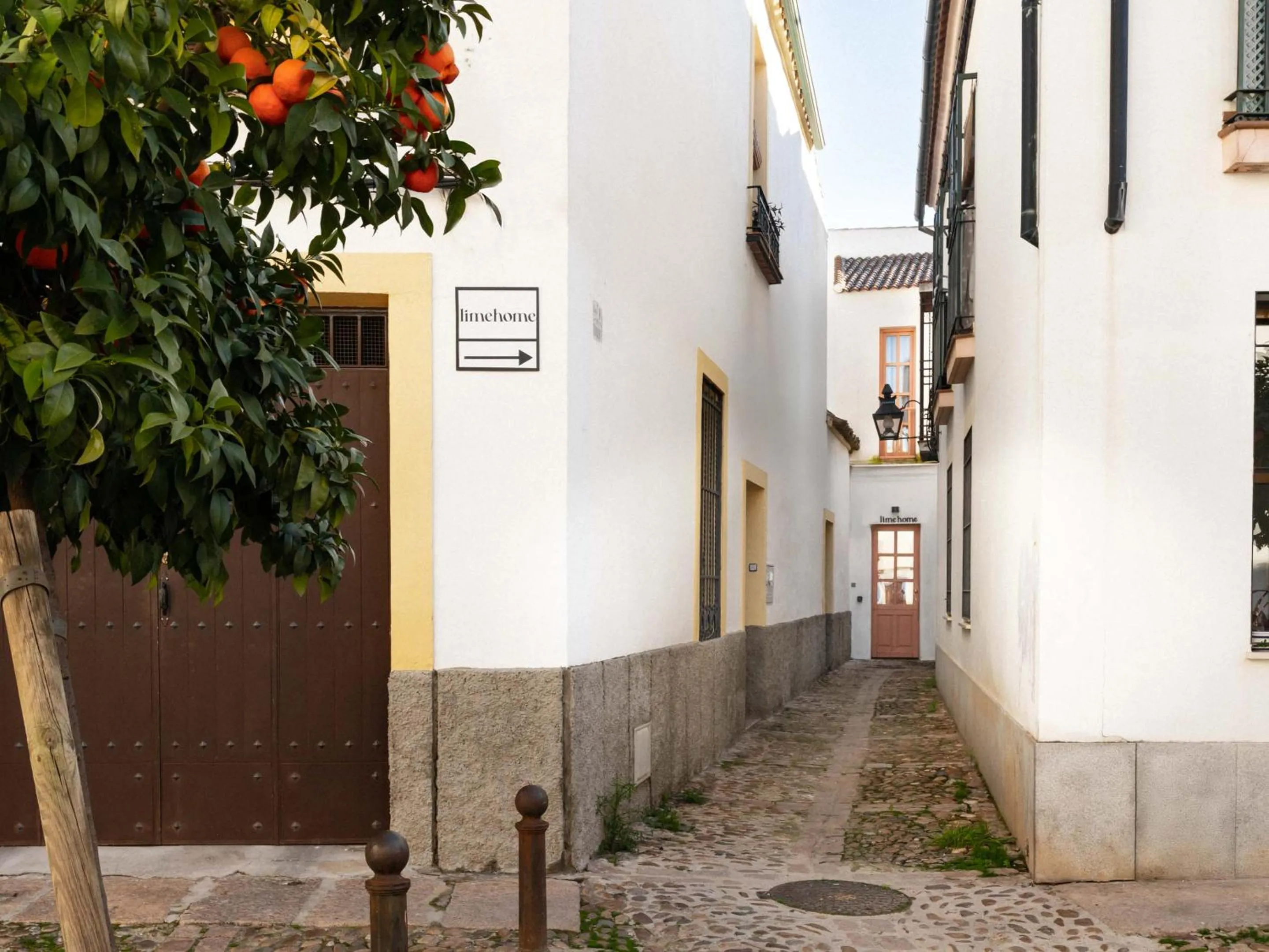 Neighbourhood in Limehome Cordoba Calle Pozanco - City Center