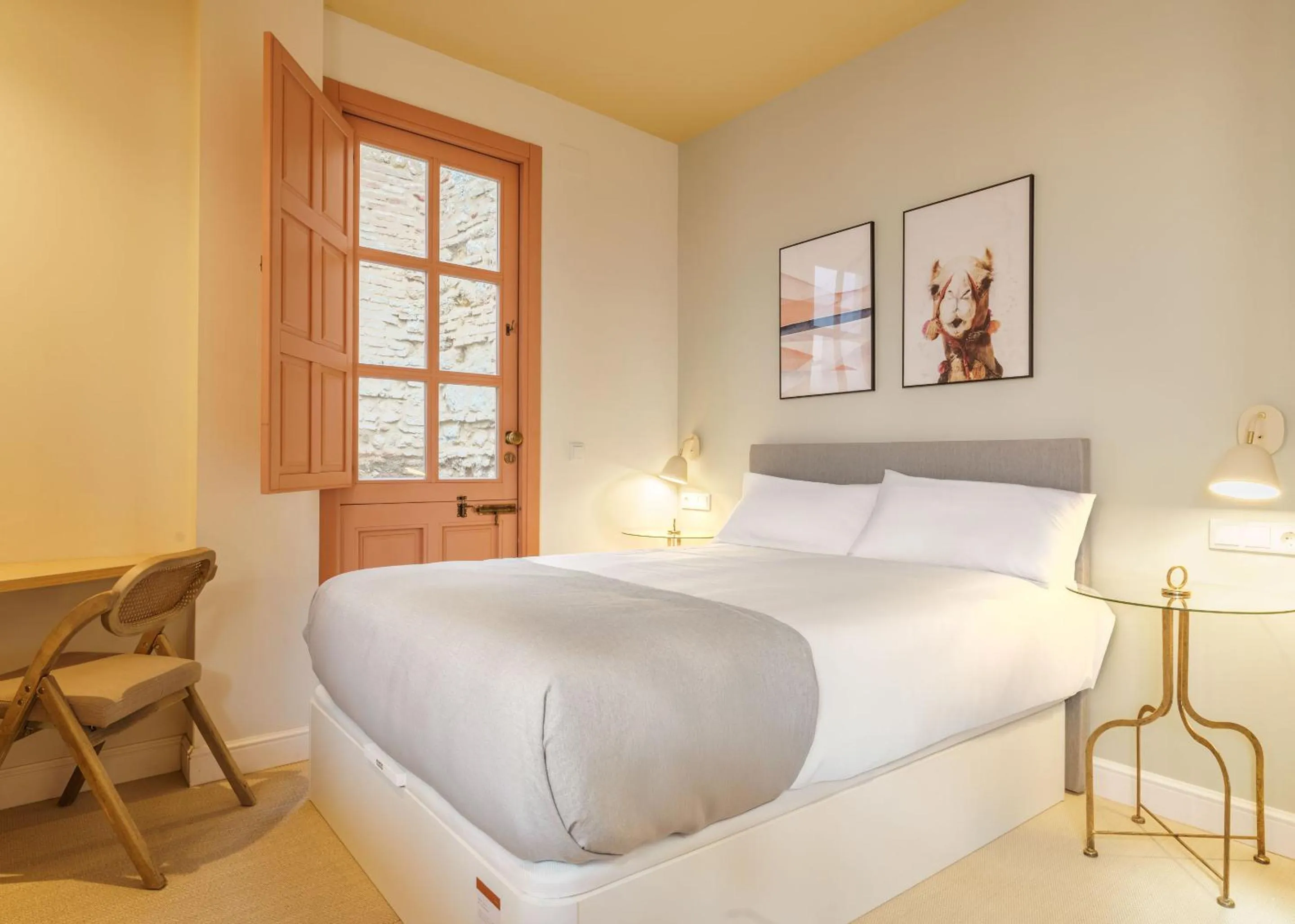 Bed in Limehome Cordoba Calle Pozanco - City Center