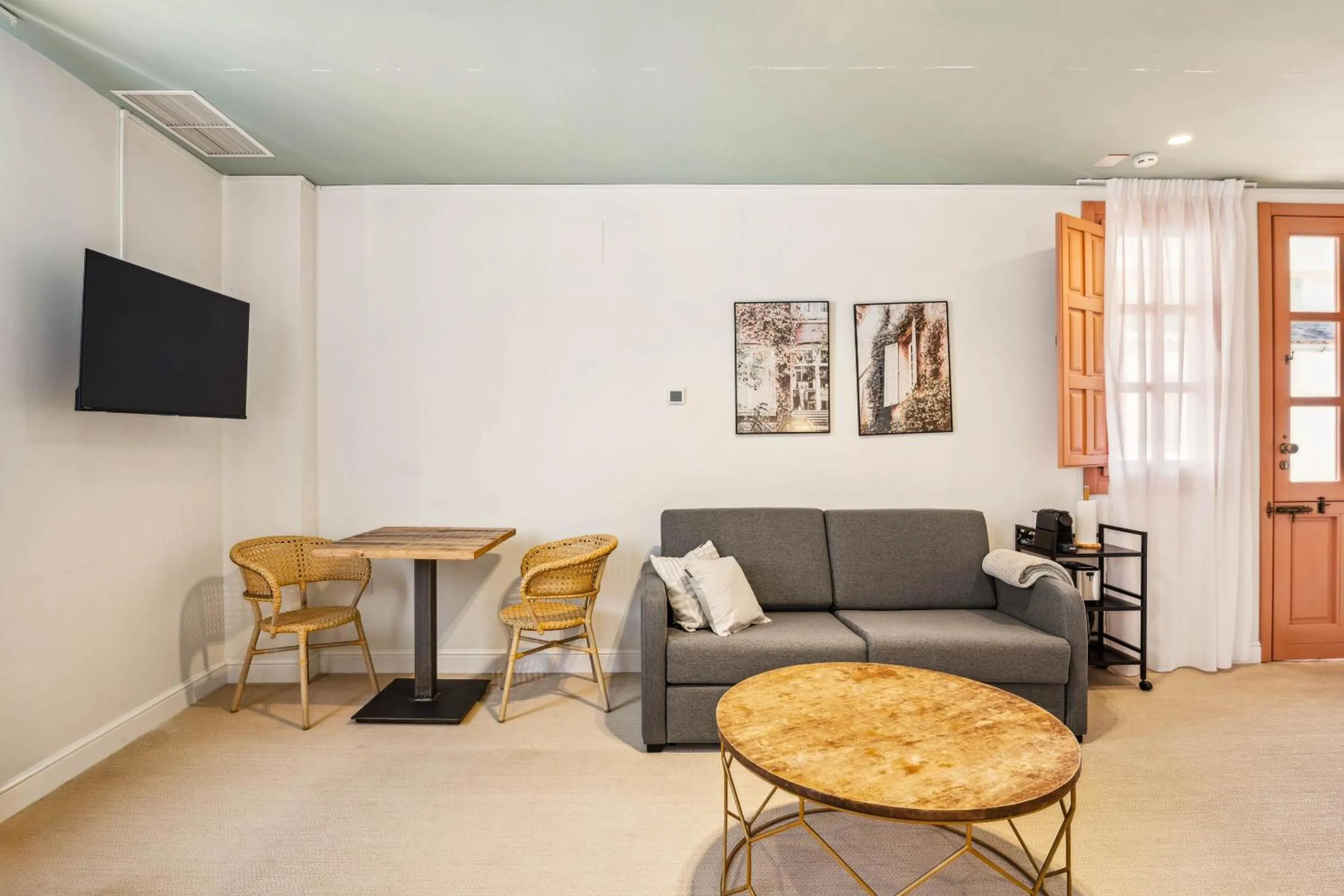 TV and multimedia in Limehome Cordoba Calle Pozanco - City Center