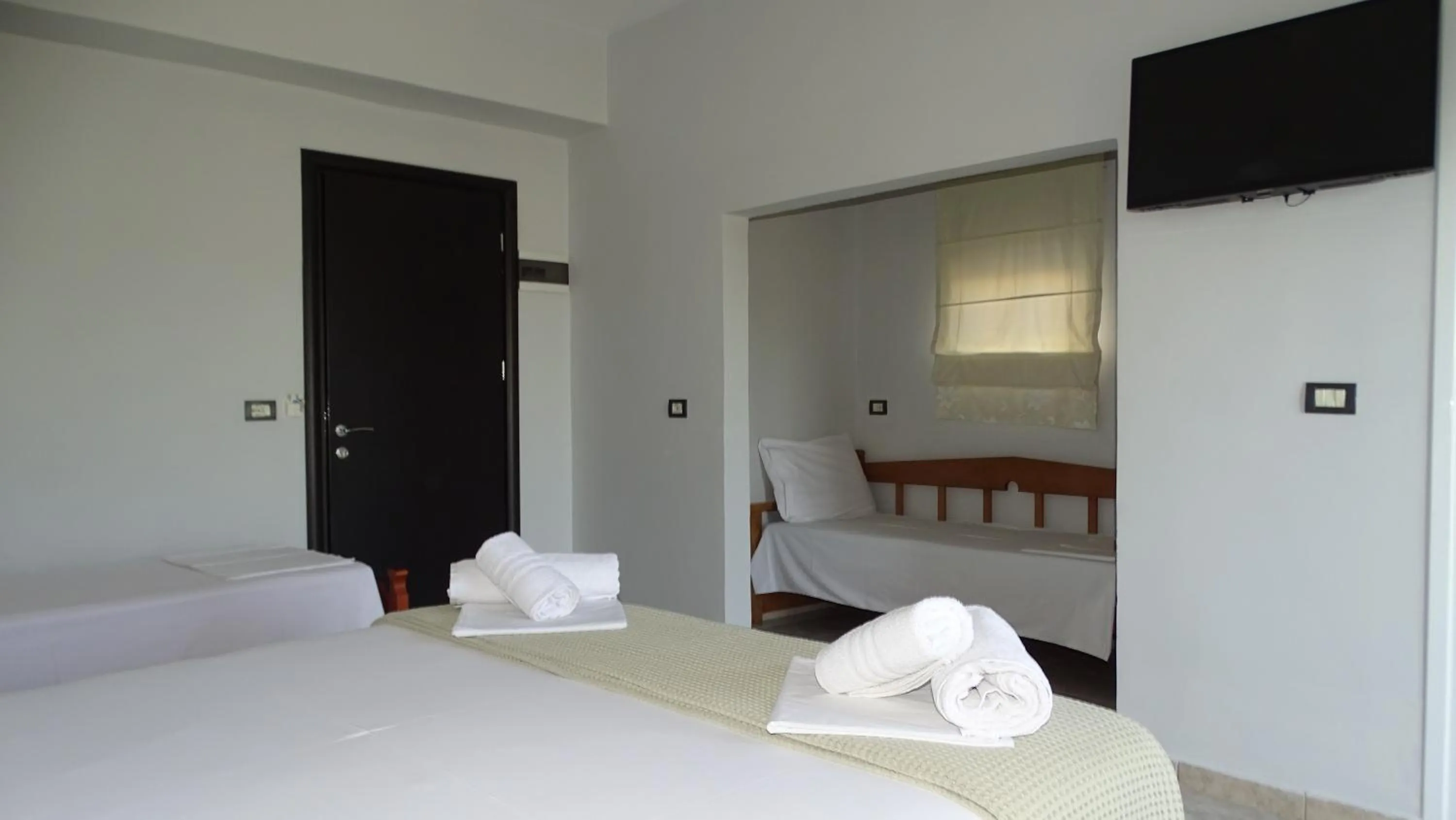 Bedroom, Bed in Hotel Ardiani