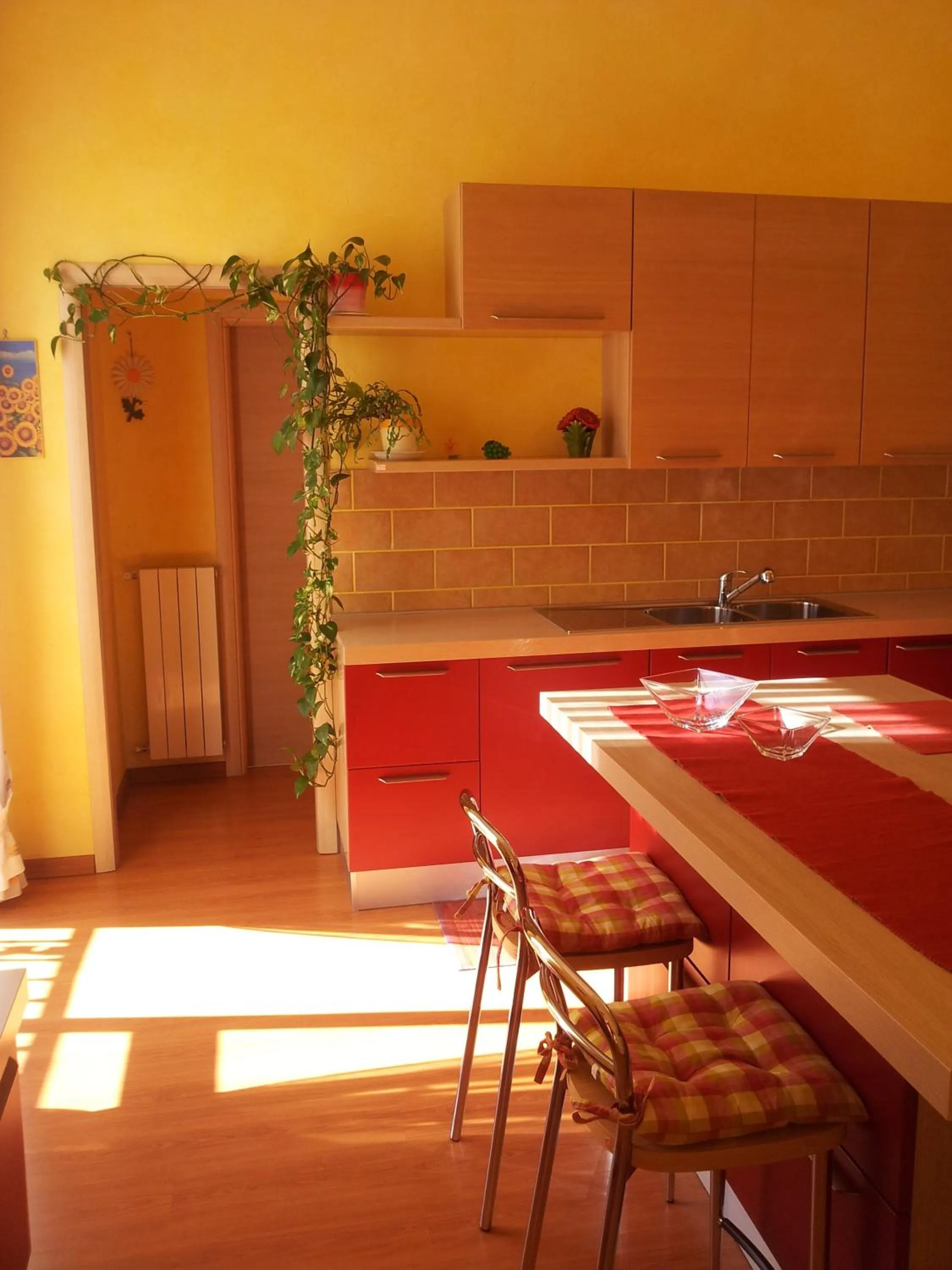 Kitchen or kitchenette in Thousand Colors