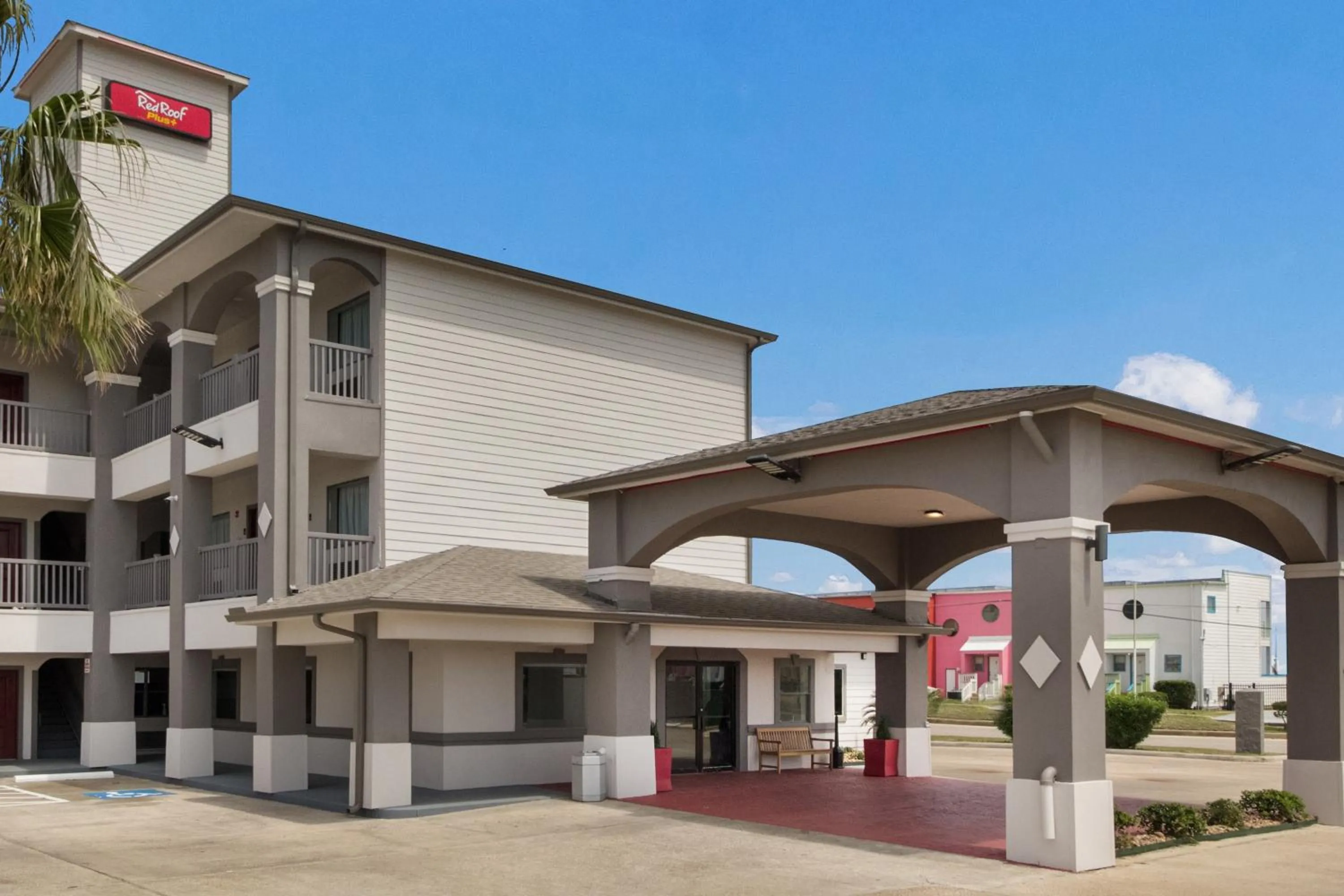 Property building in Red Roof Inn PLUS + Galveston - Beachfront