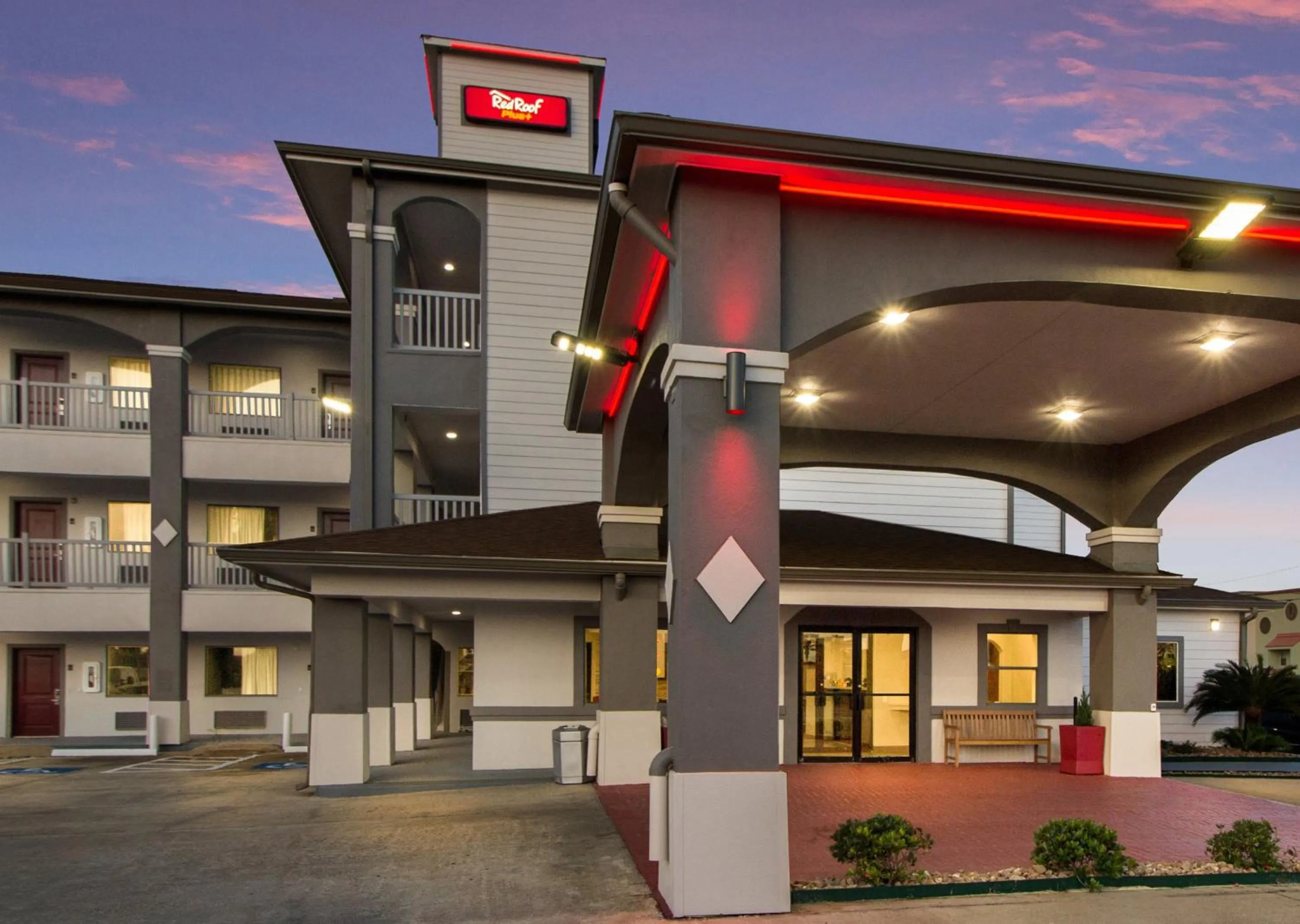 Property building in Red Roof Inn PLUS + Galveston - Beachfront