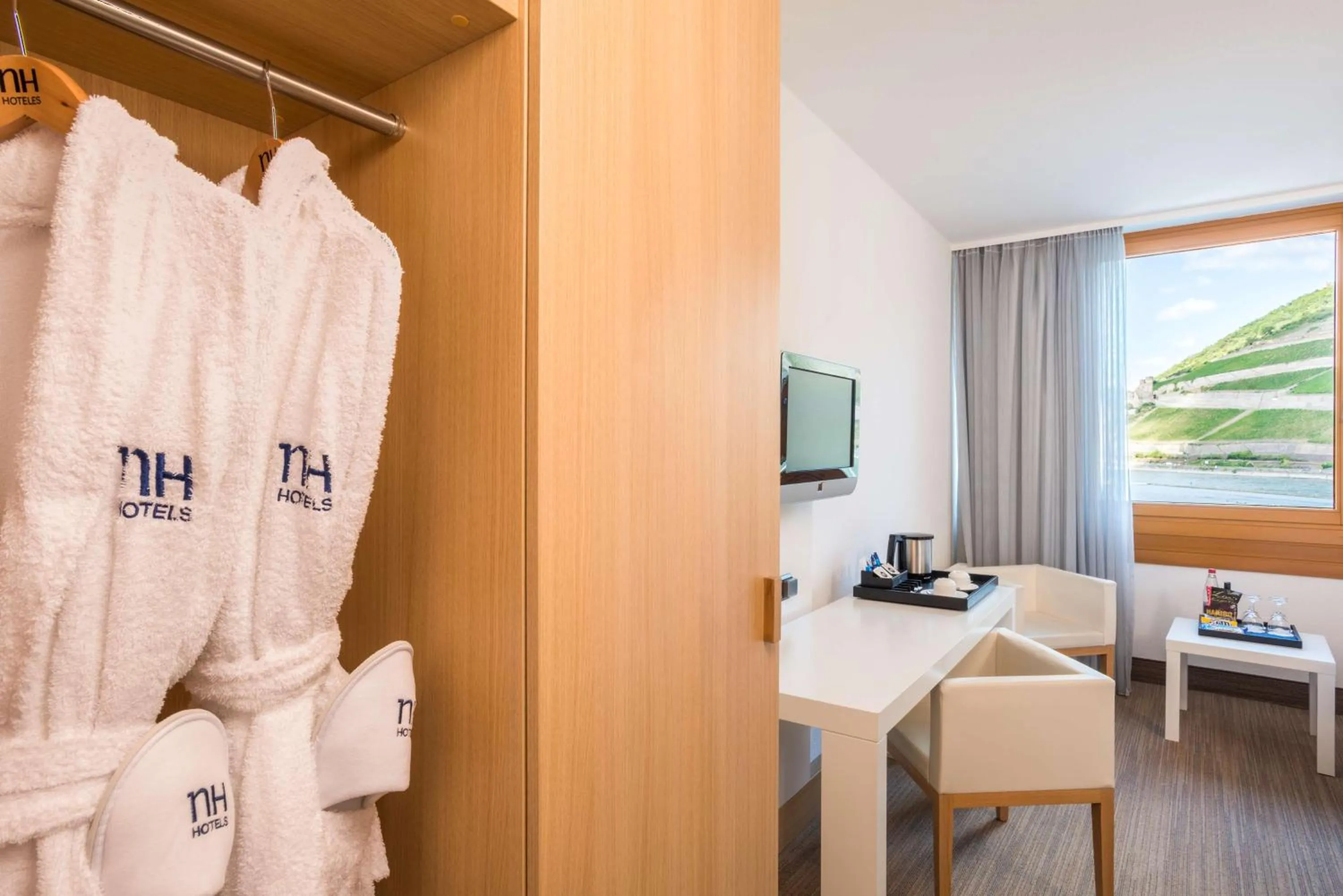 Bedroom in NH Bingen