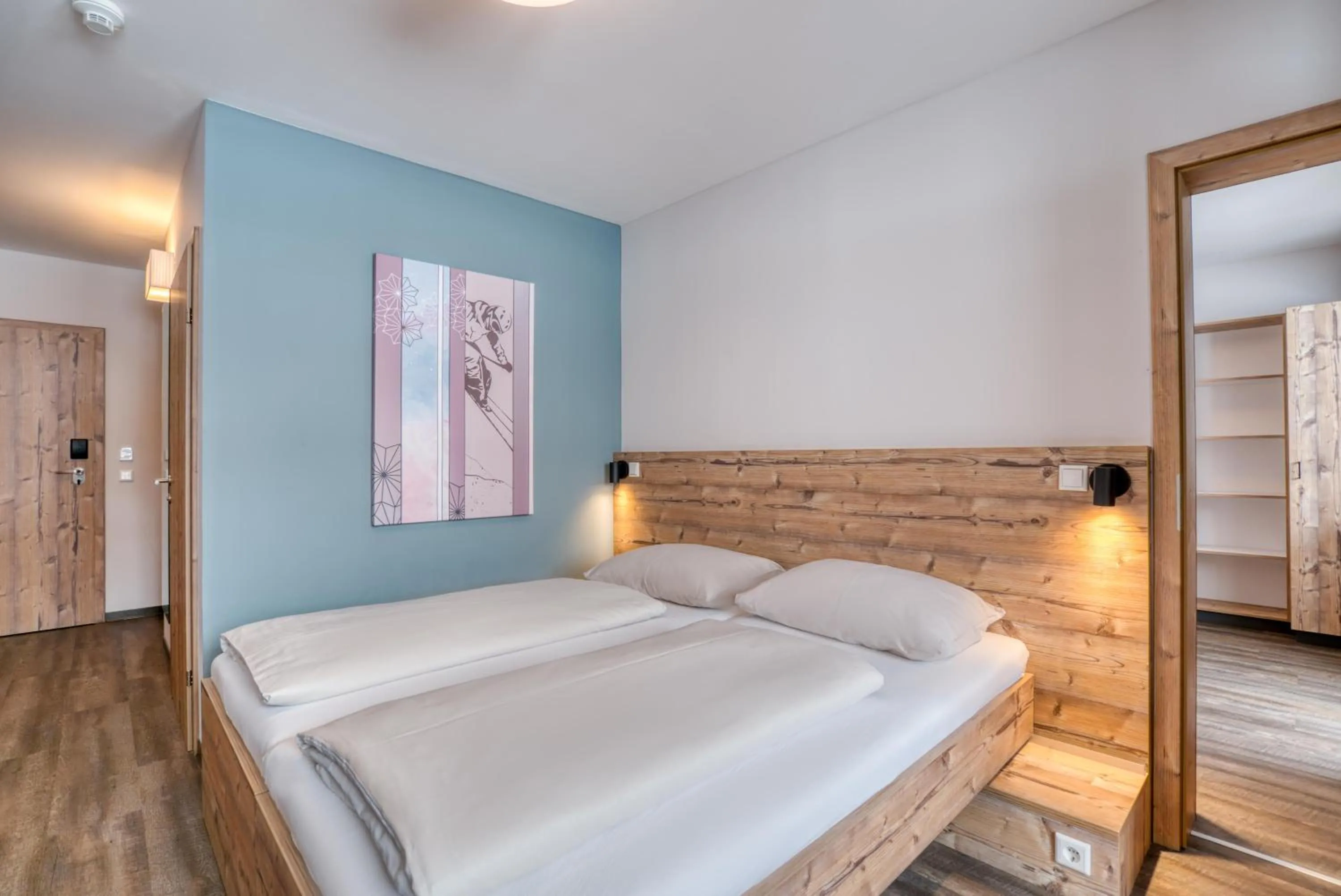 Photo of the whole room, Bed in COOEE alpin Hotel Bad Kleinkirchheim