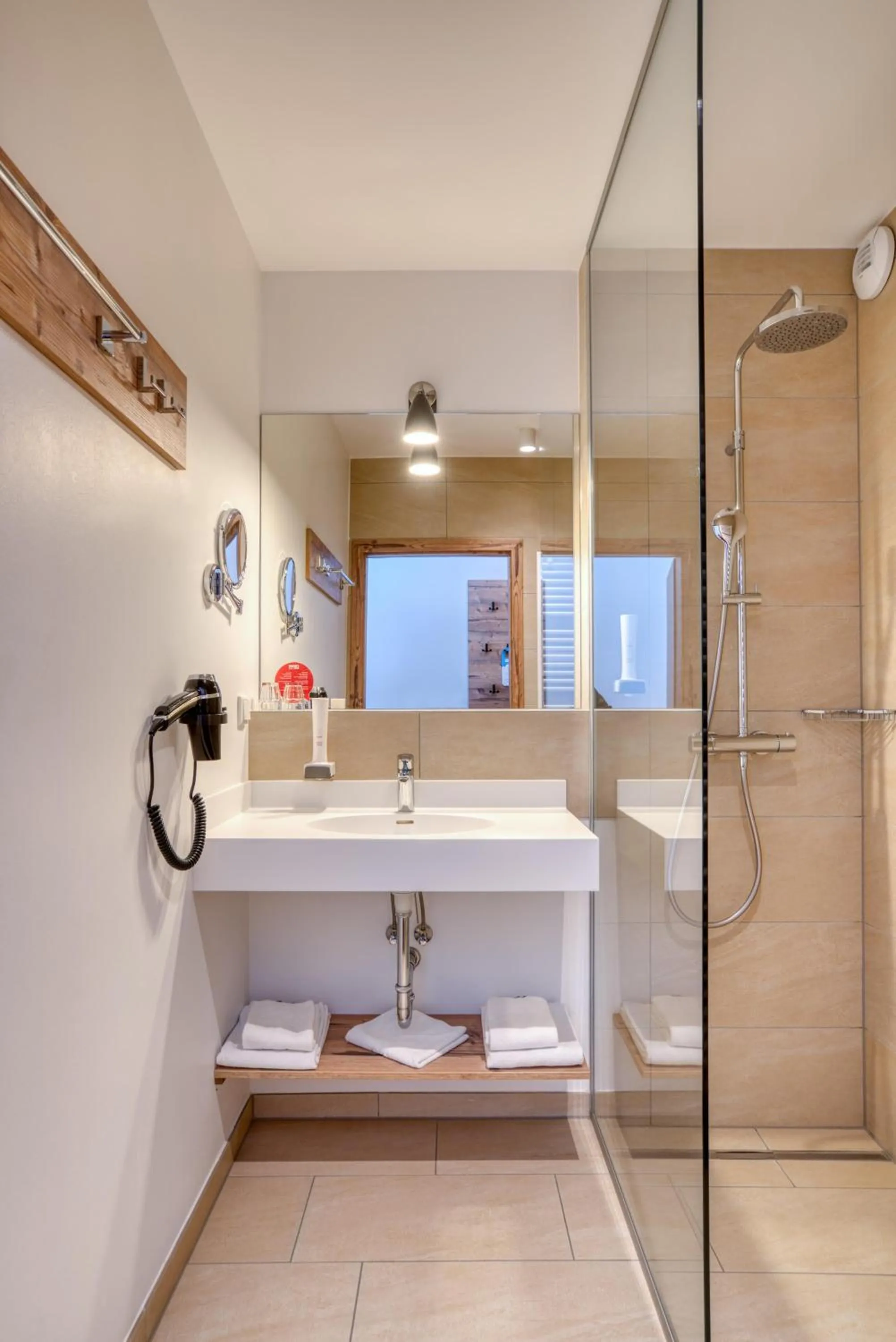 Shower in COOEE alpin Hotel Bad Kleinkirchheim