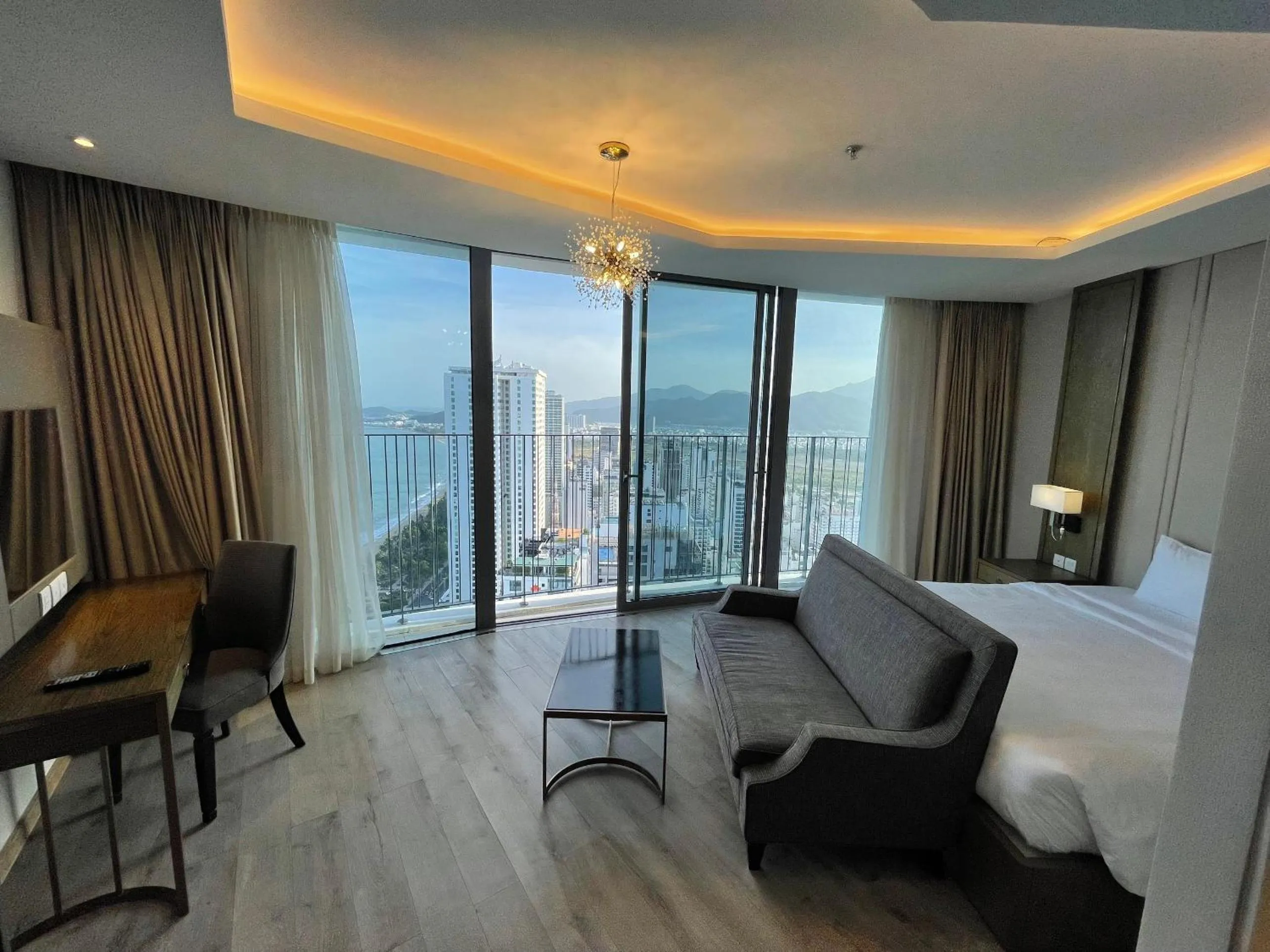 Bed in PANORAMA Condotel by HLG