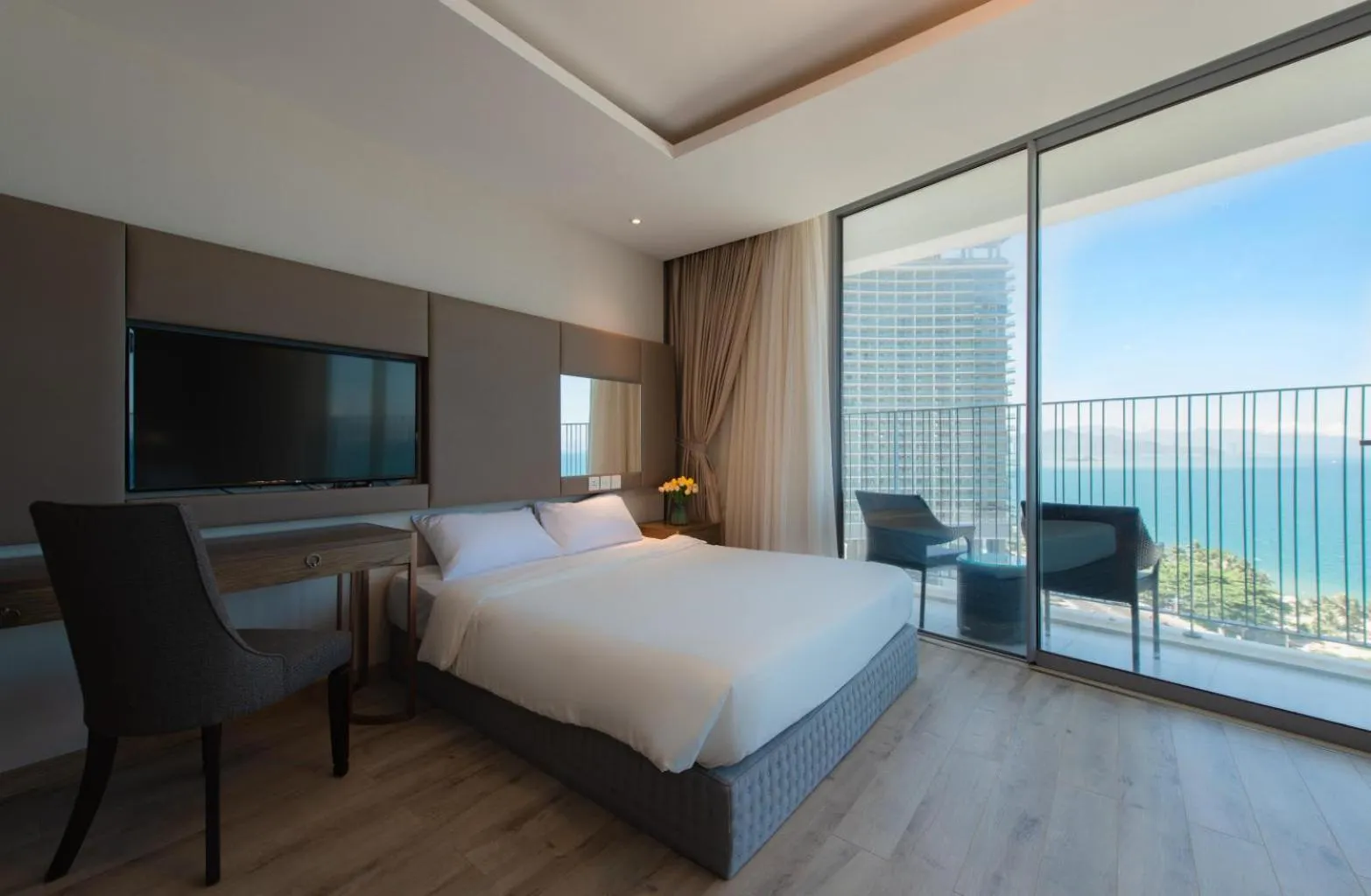 Bed in PANORAMA Condotel by HLG