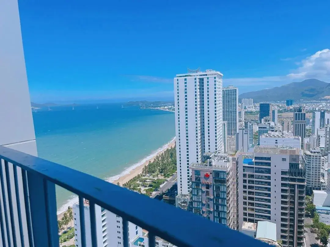 Superior King Suite in PANORAMA Nha Trang by HLG Superior King Suite in PANORAMA Nha Trang by HLG