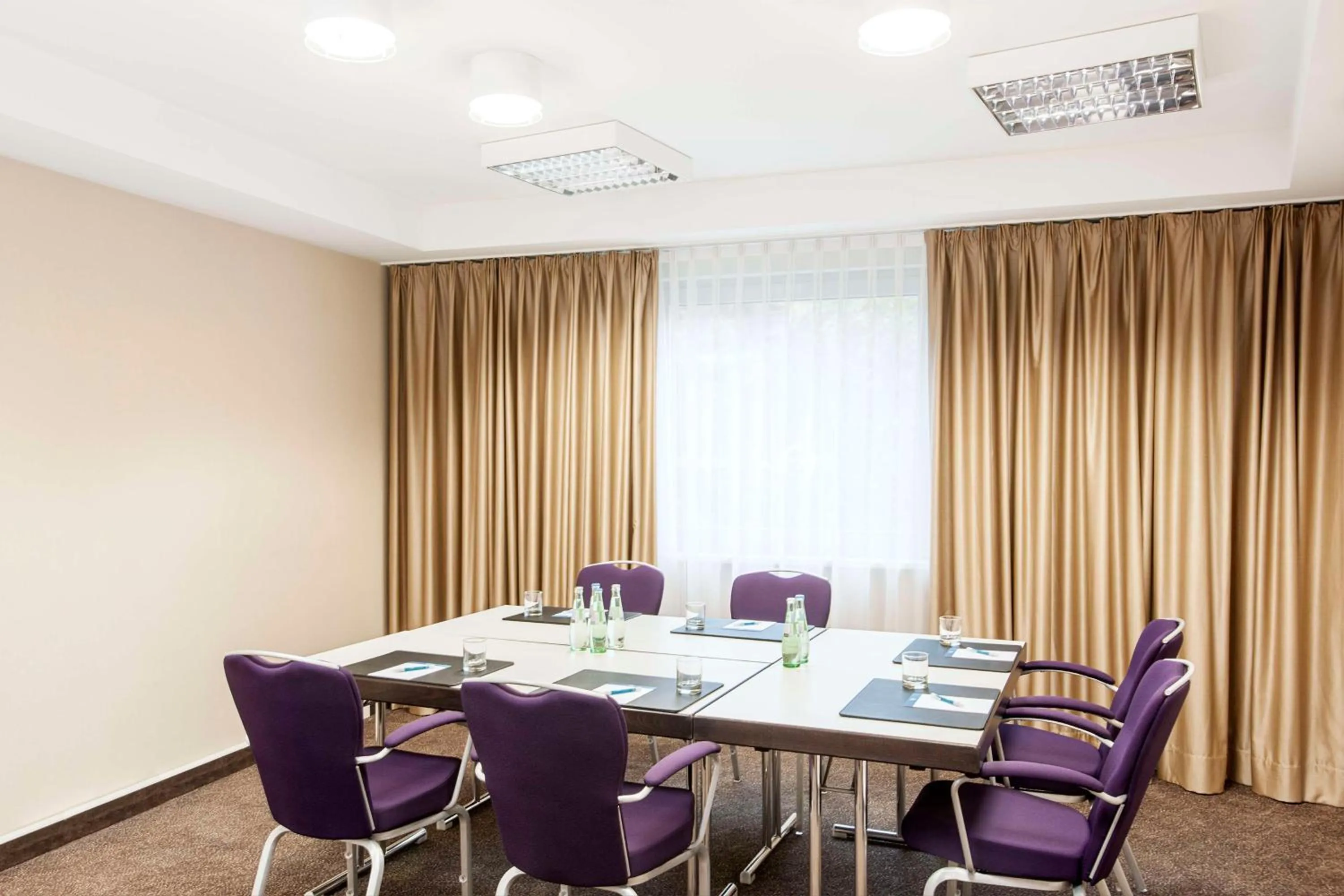 Meeting/conference room in NH Düsseldorf City Nord