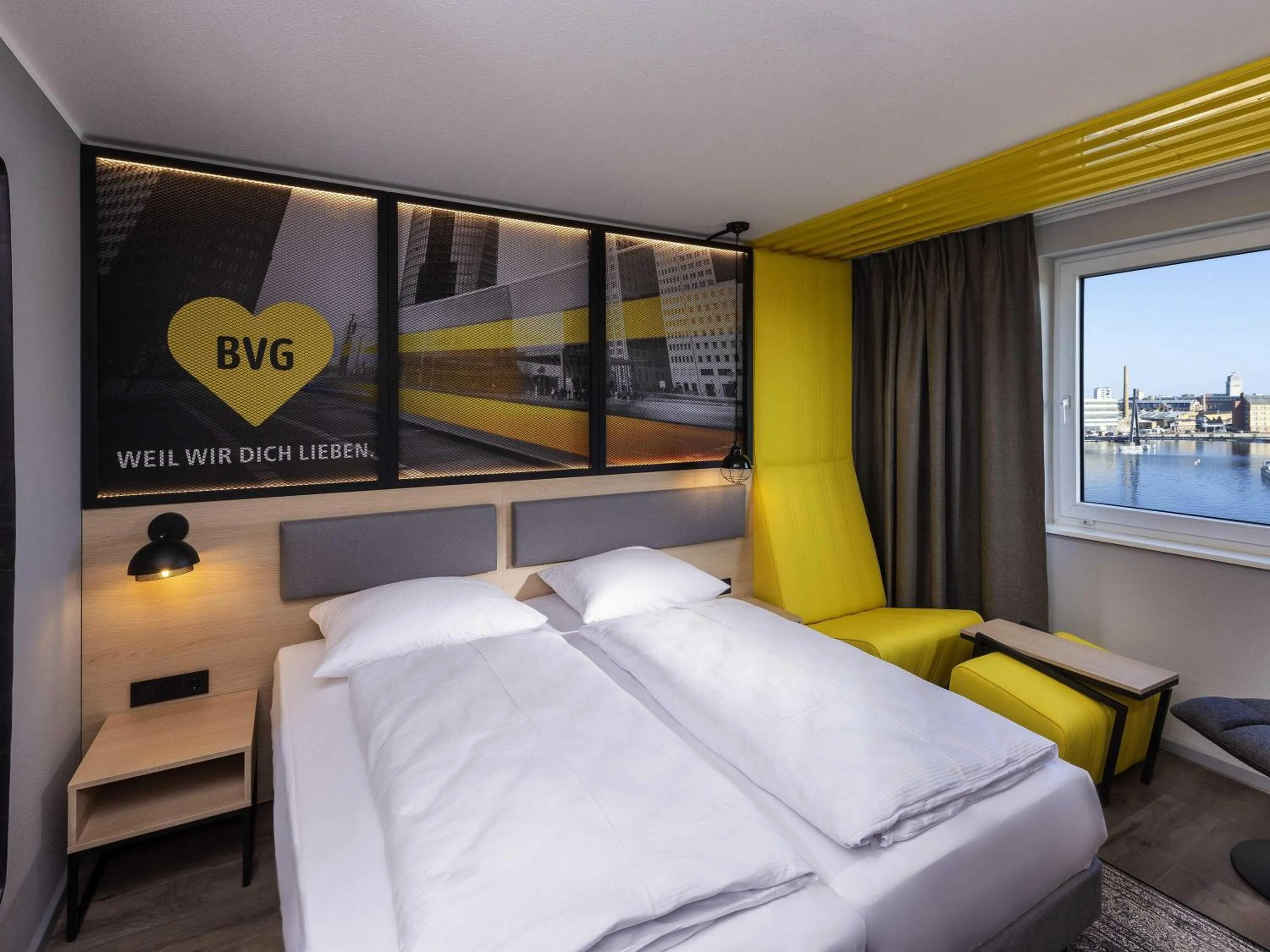 Bedroom, Bed in ibis Styles Berlin Treptow