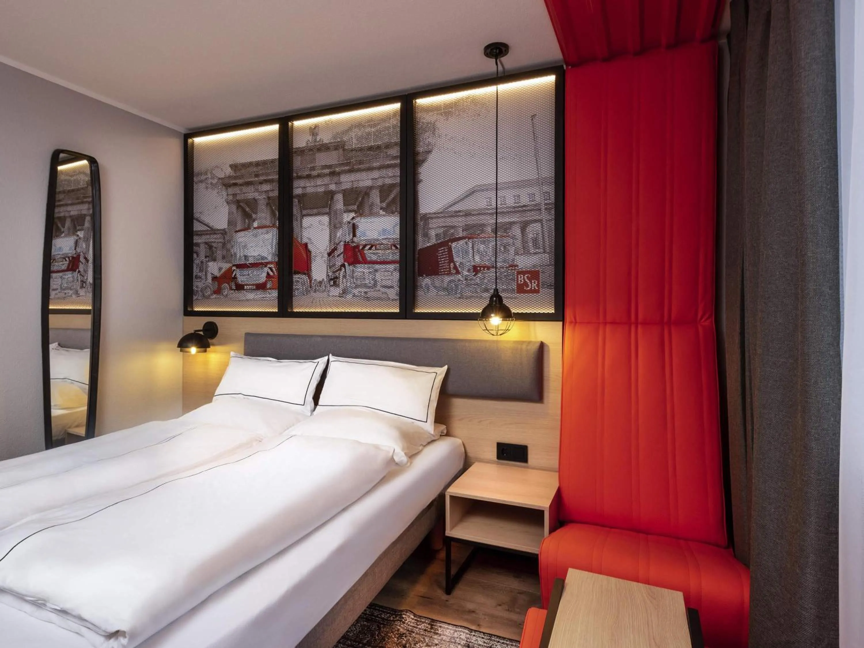 Bedroom, Bed in ibis Styles Berlin Treptow