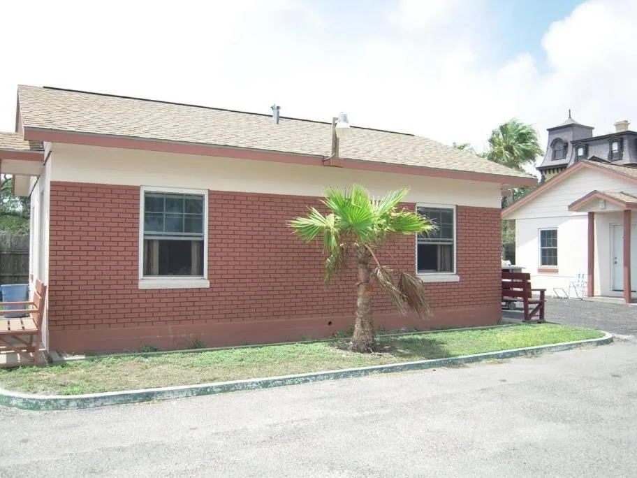 Property building in Bayfront Cottages
