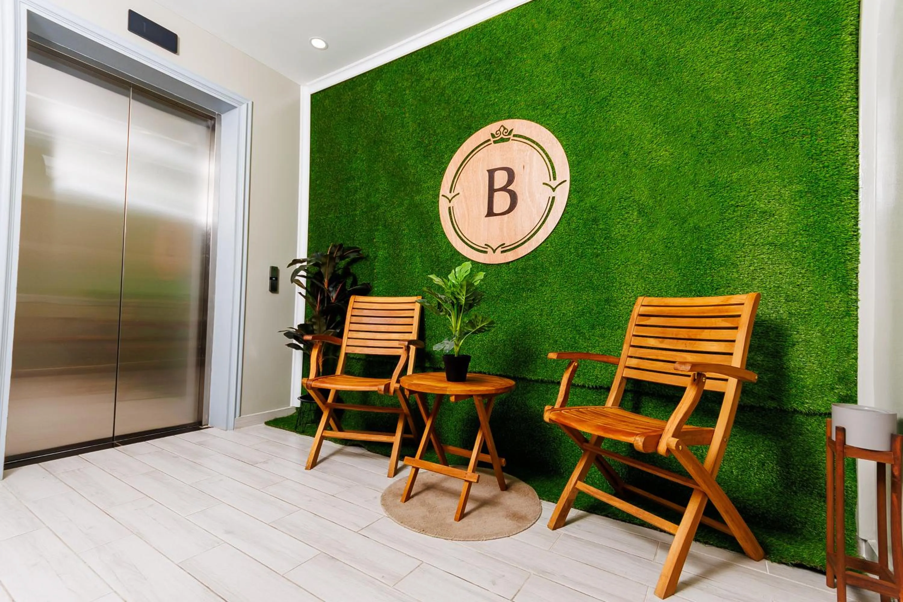 elevator in Brion City Hotel BW Signature Collection