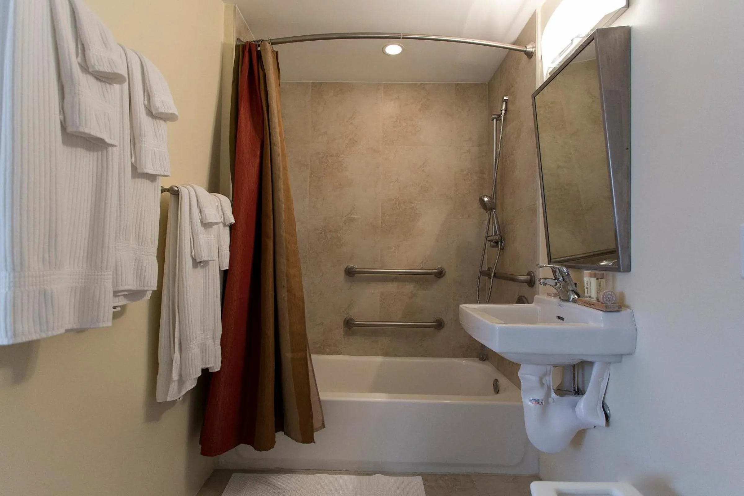 Bathroom in Westover Arms Hotel