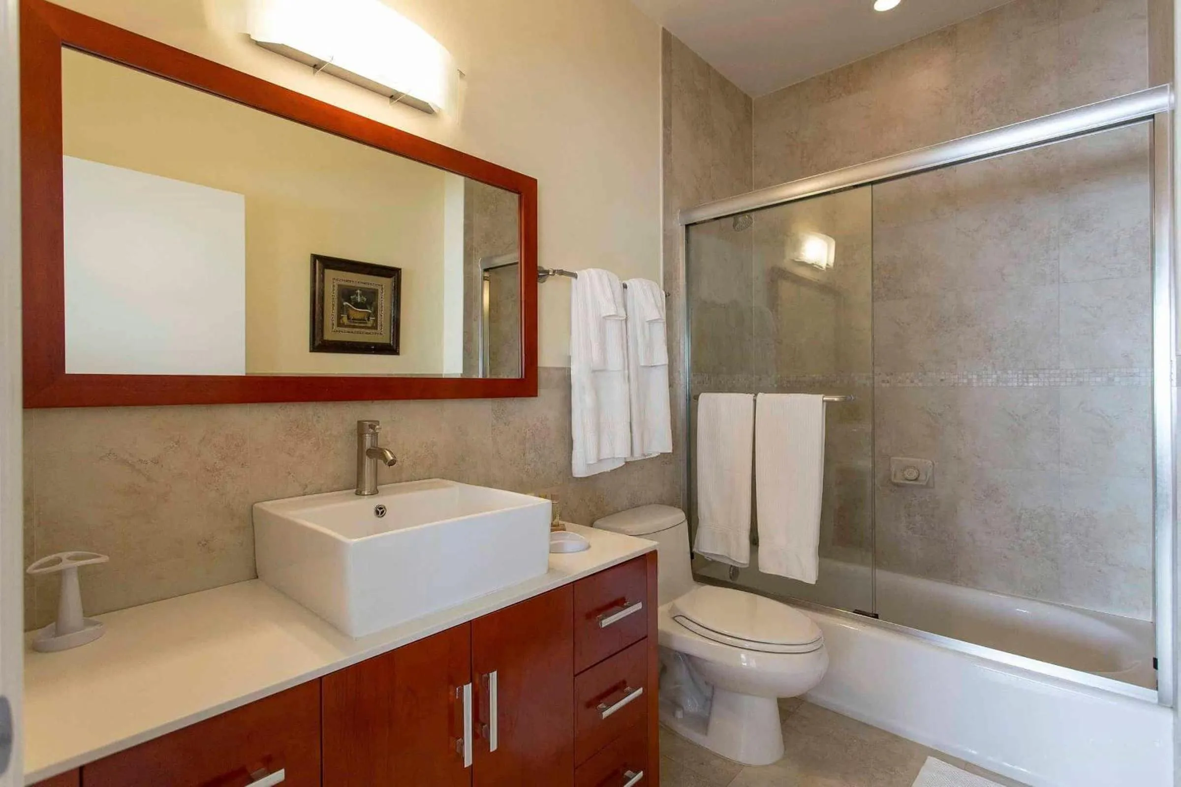 Toilet in Westover Arms Hotel