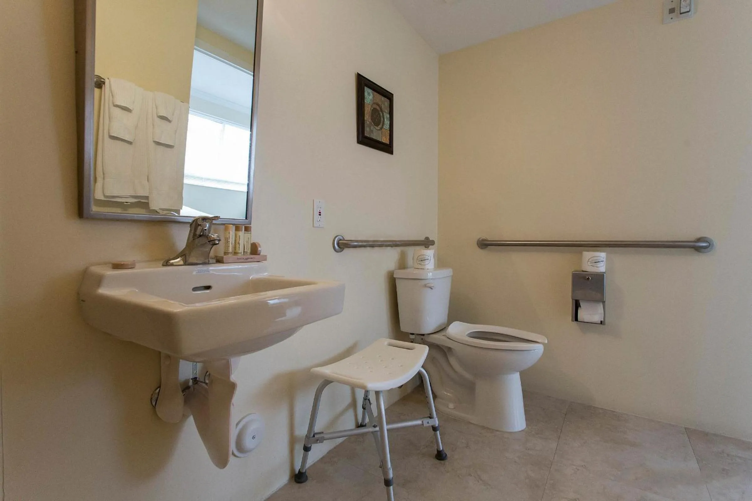 Bathroom in Westover Arms Hotel