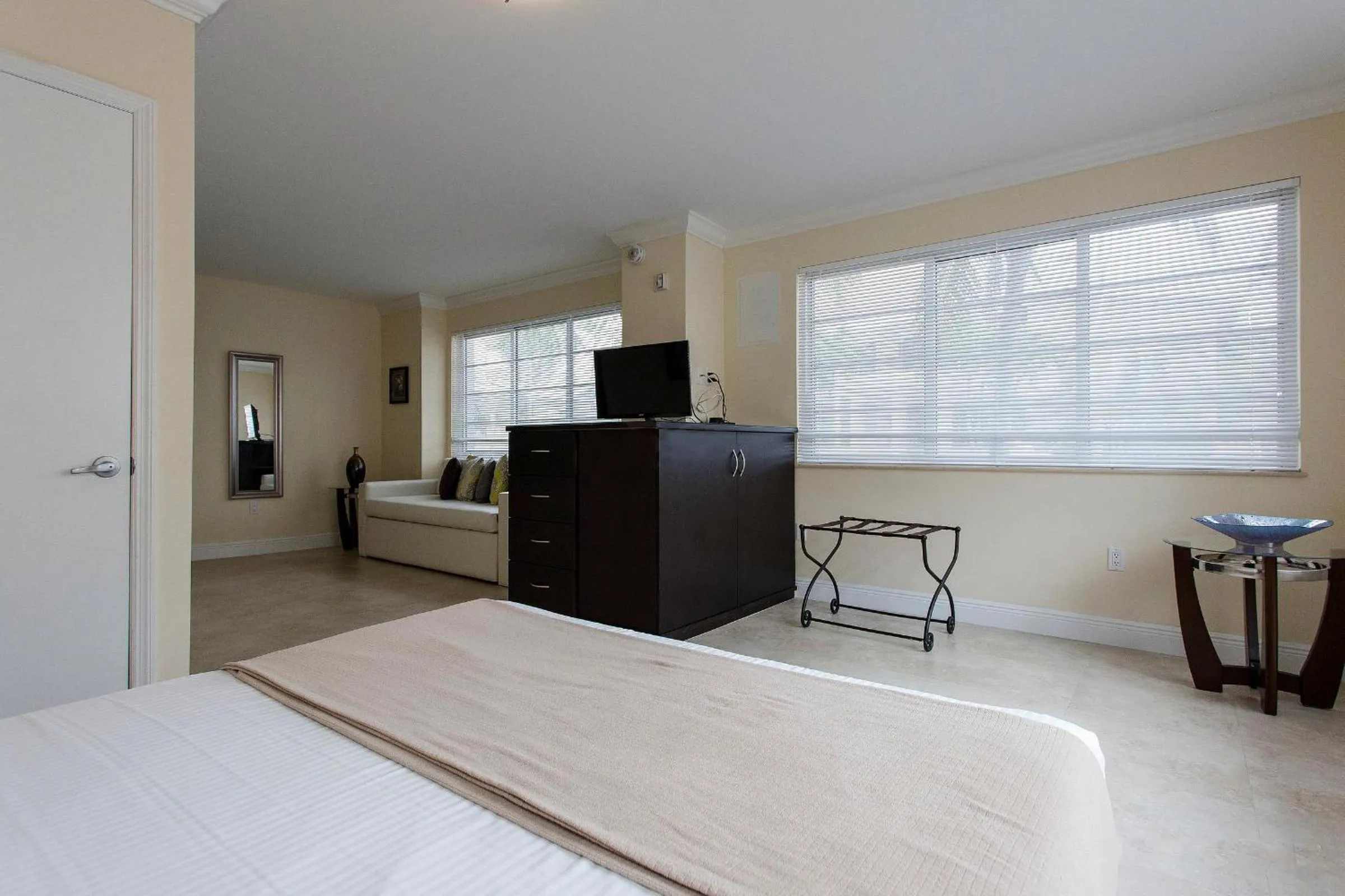 Bed in Westover Arms Hotel