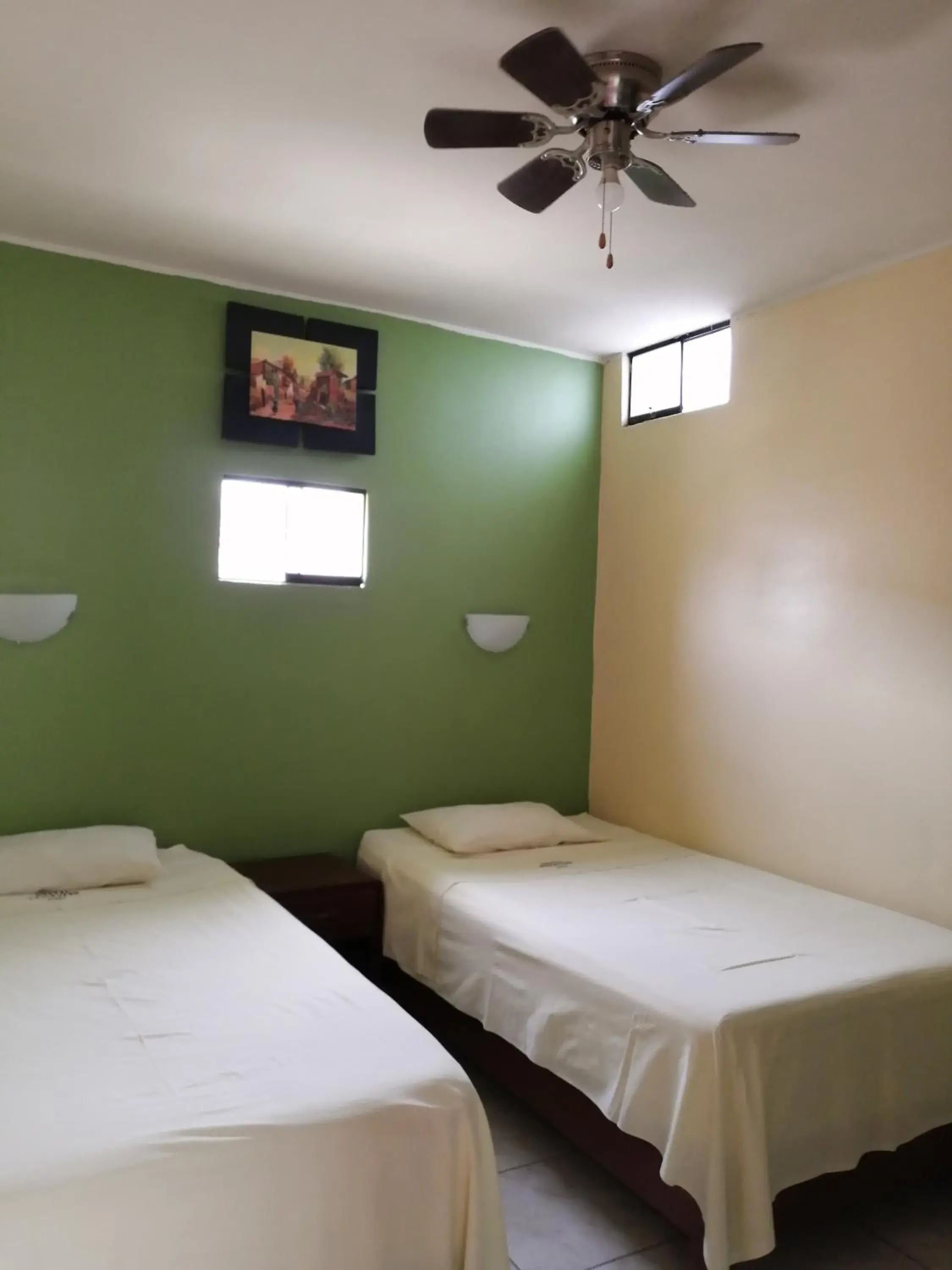 Twin Room in Hostal Boulevard Twin Room in Hostal Boulevard