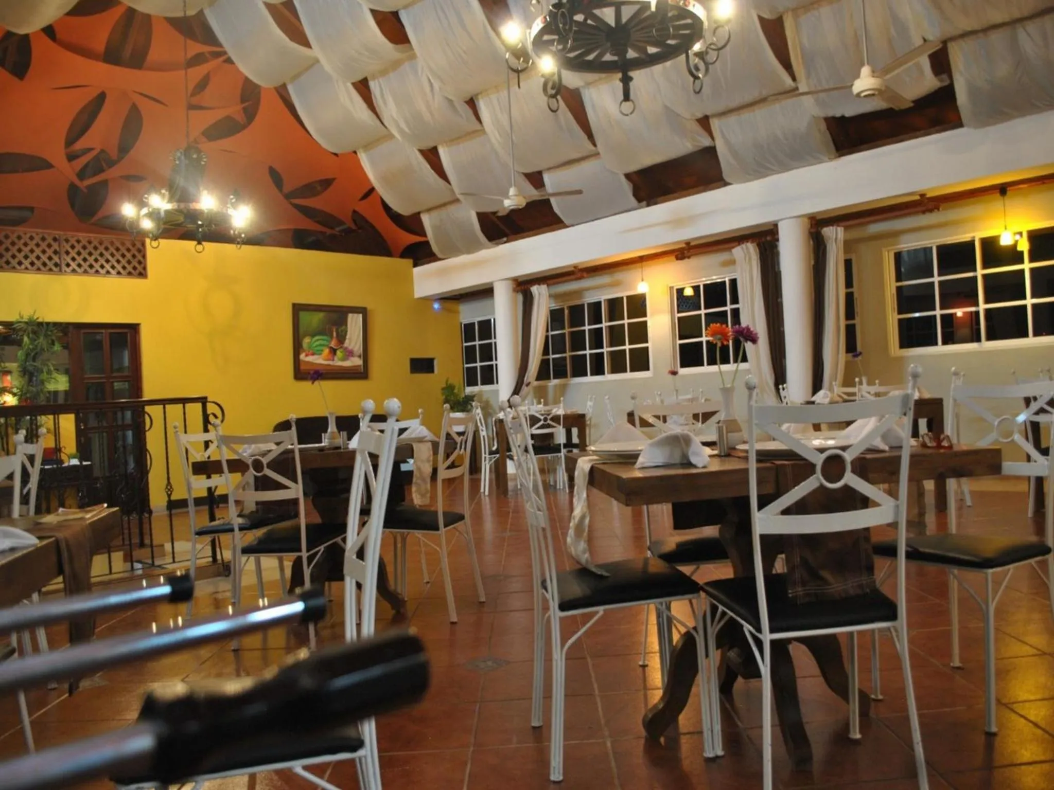 Restaurant/places to eat in Hotel Rey