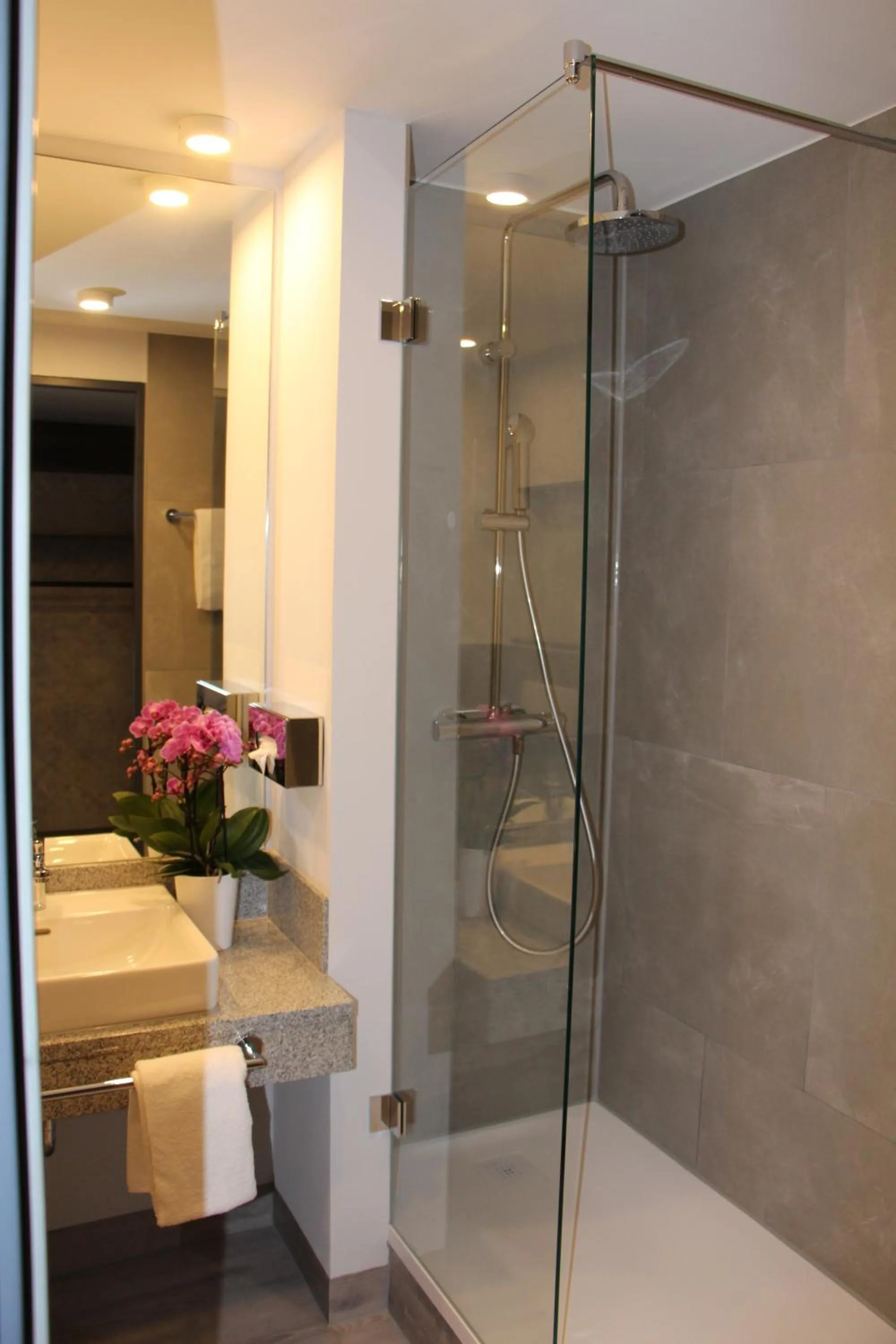 Bathroom in SCOTTY & PAUL Hotel Deggendorf