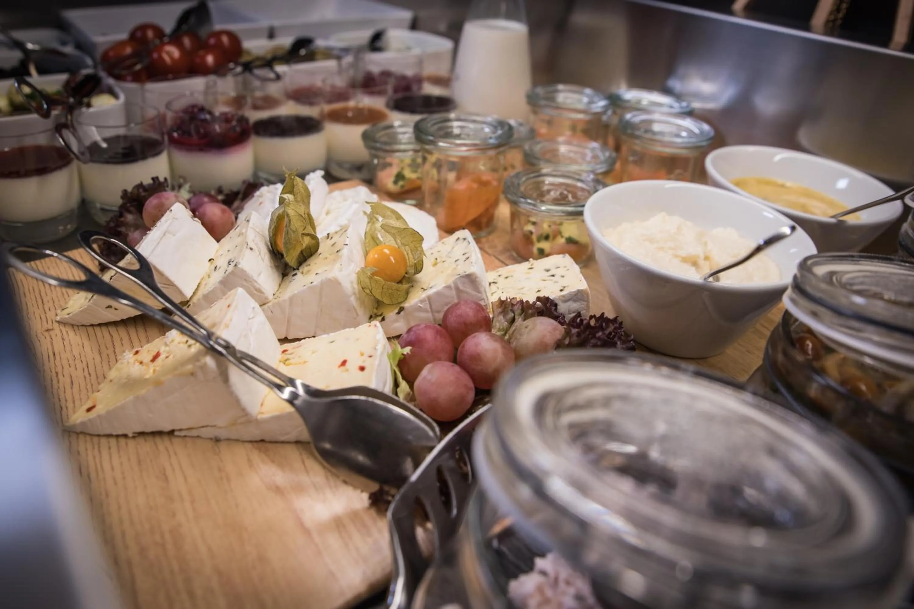 Buffet breakfast in SCOTTY & PAUL Hotel Deggendorf