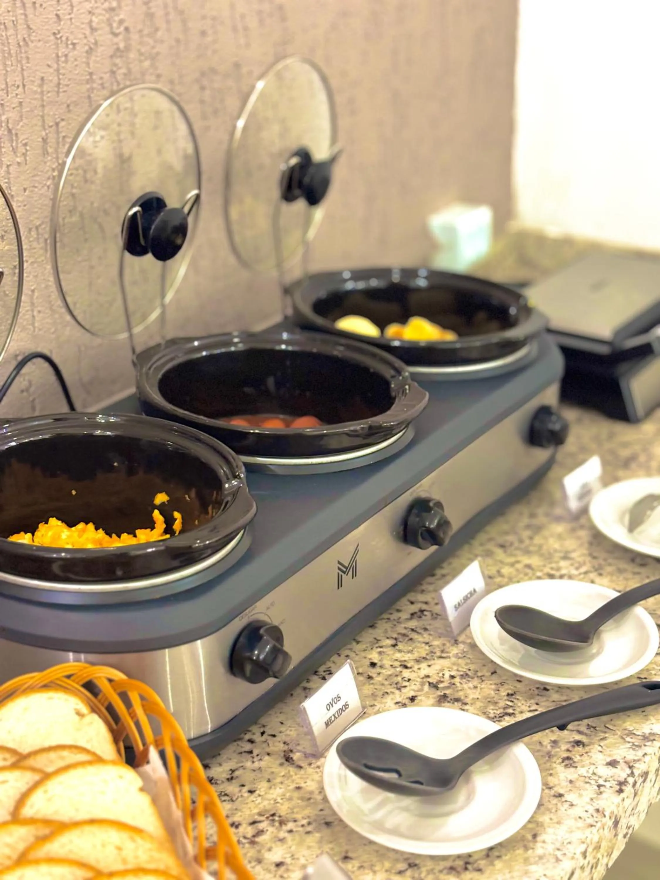 Buffet breakfast in Pousada Portal da Serra