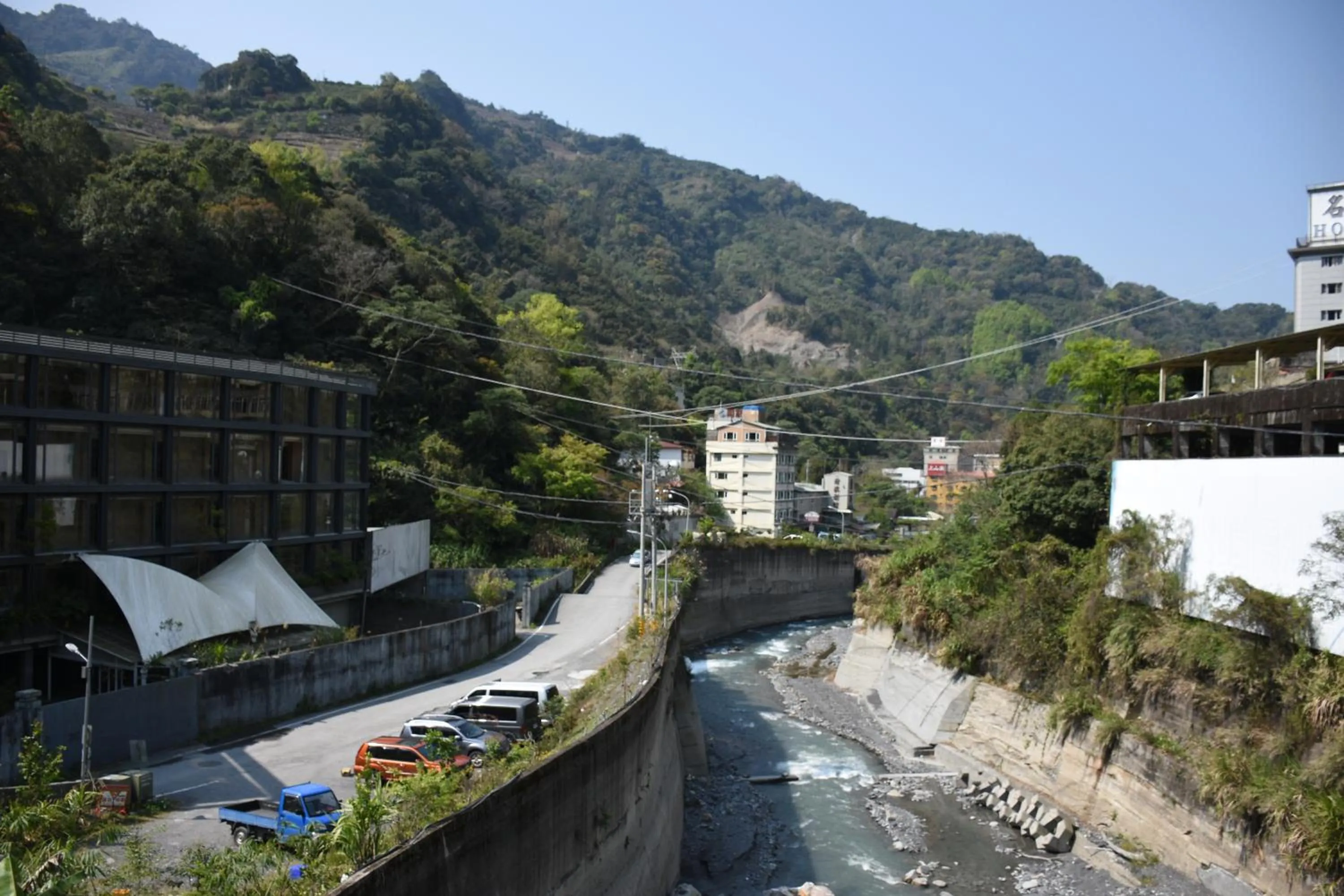 Spring in Honey Moon Hotel