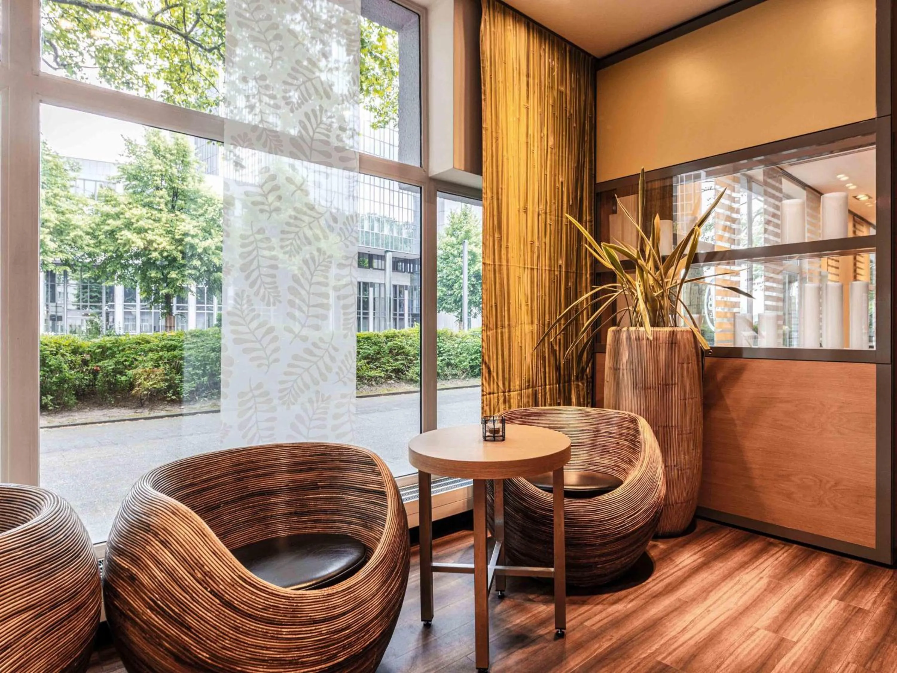 Lobby or reception in B&B Hotel Essen-Hbf