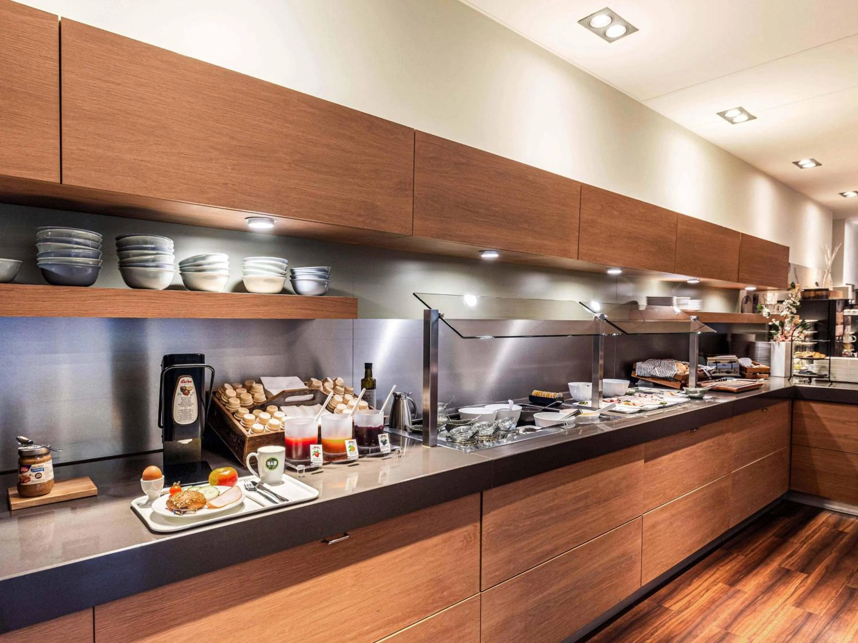 Restaurant/places to eat in B&B Hotel Essen-Hbf