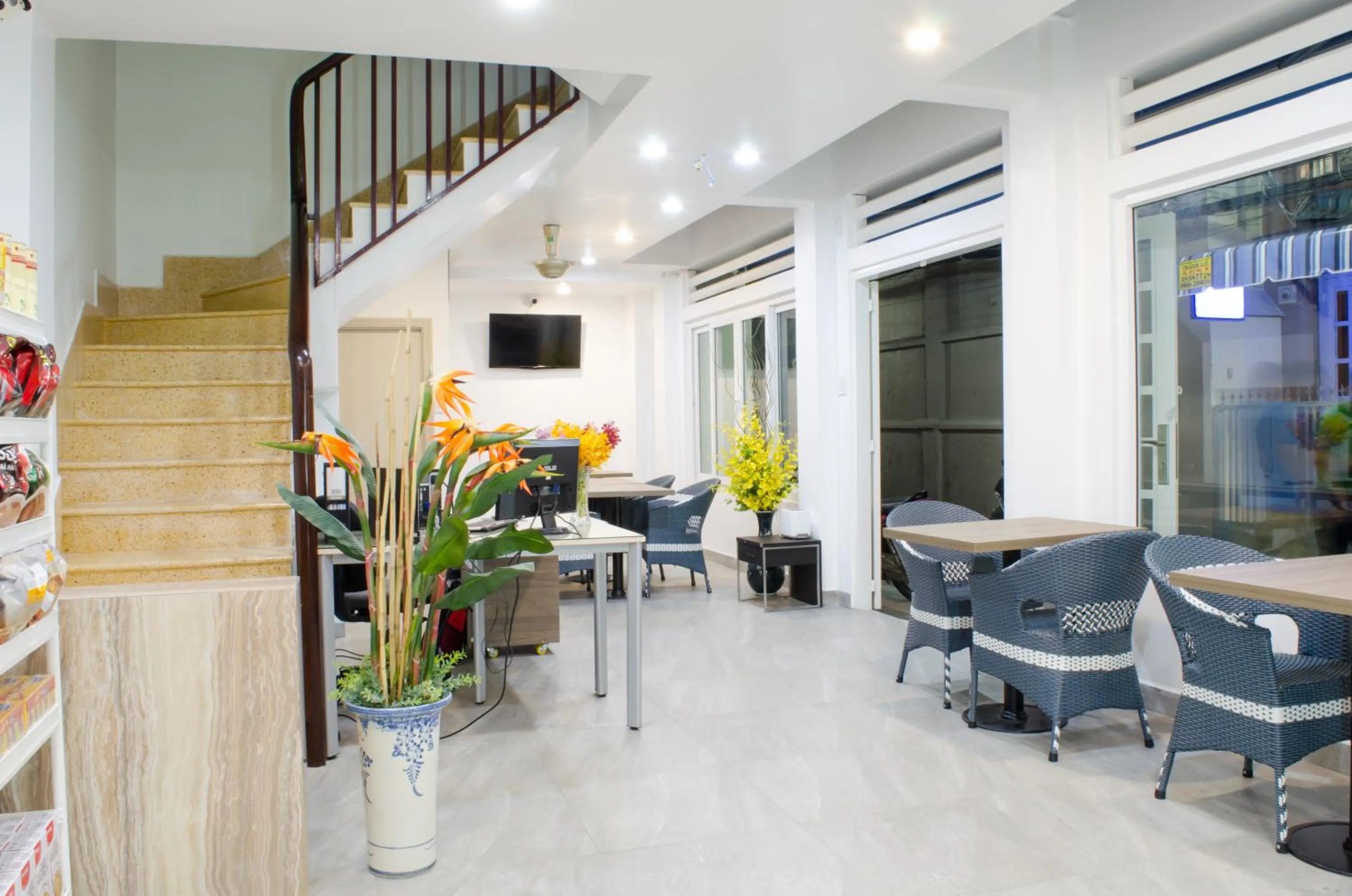 Restaurant/places to eat in LeBlanc Saigon