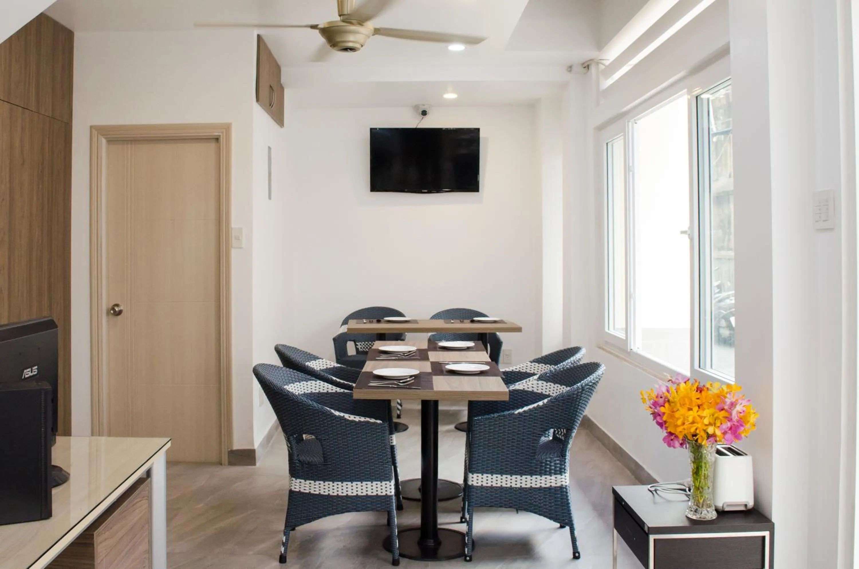 Restaurant/places to eat in LeBlanc Saigon