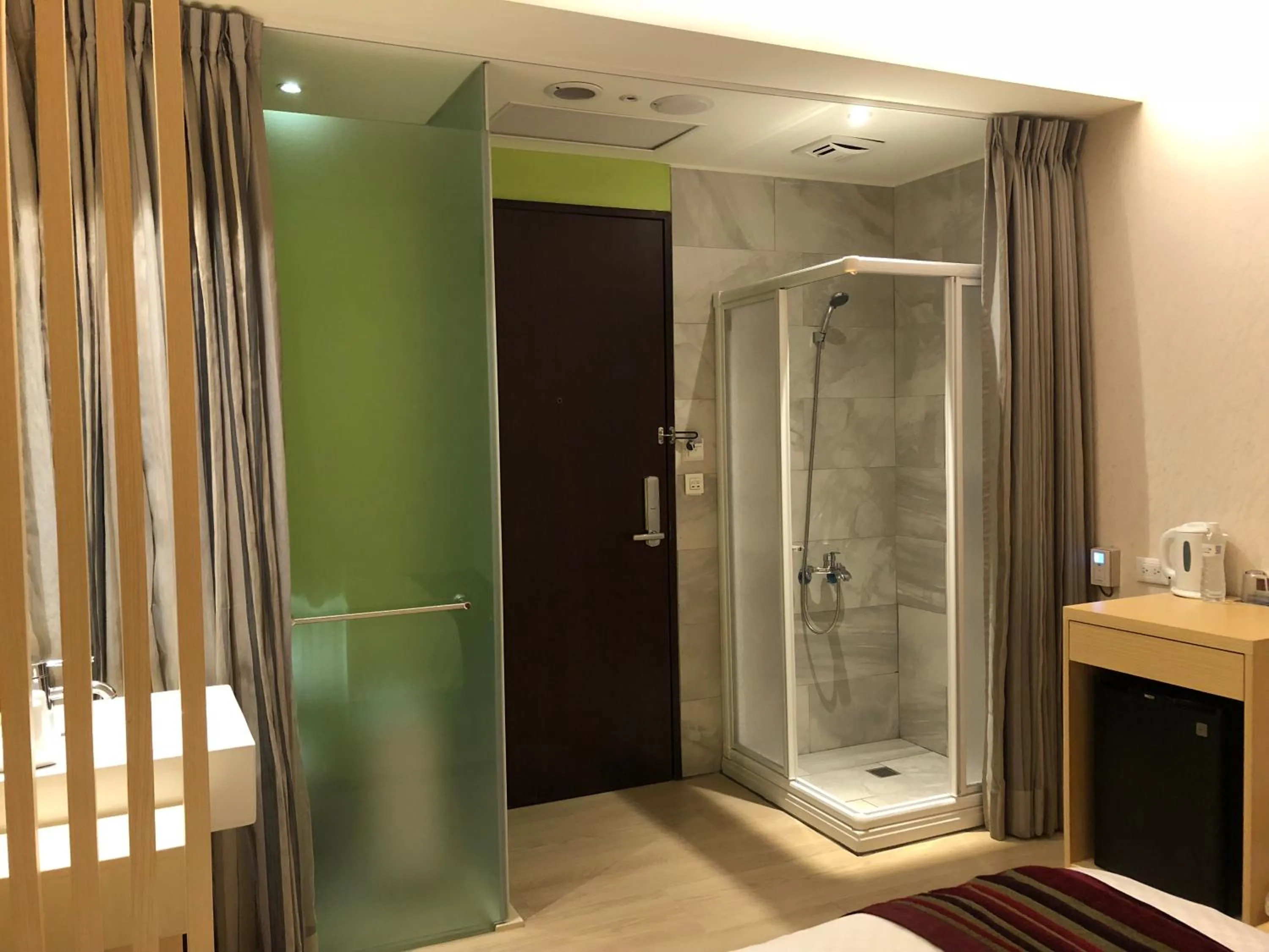 Shower in Crystal Inn Sun Moon Lake