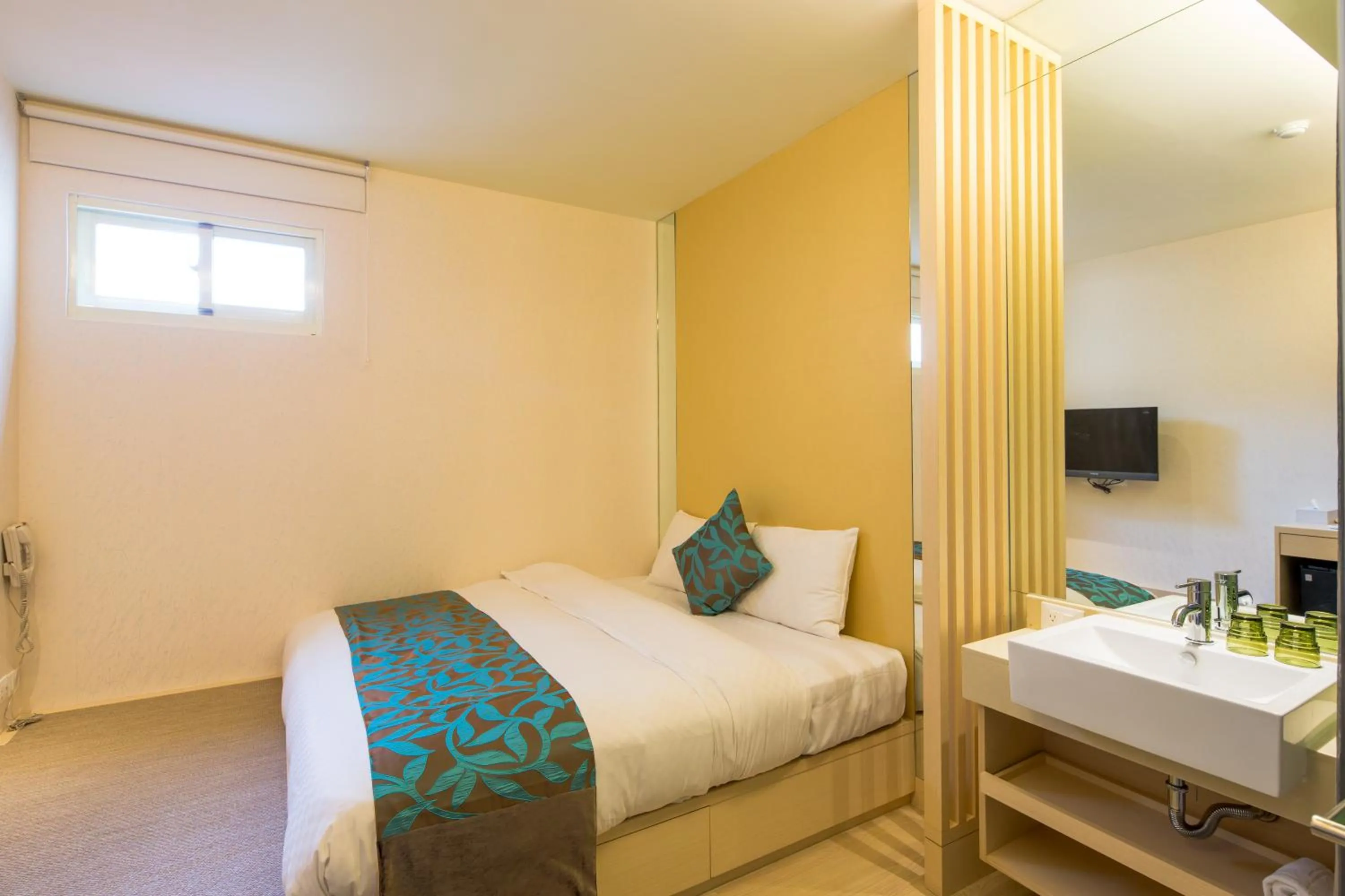 Photo of the whole room, Bed in Crystal Inn Sun Moon Lake