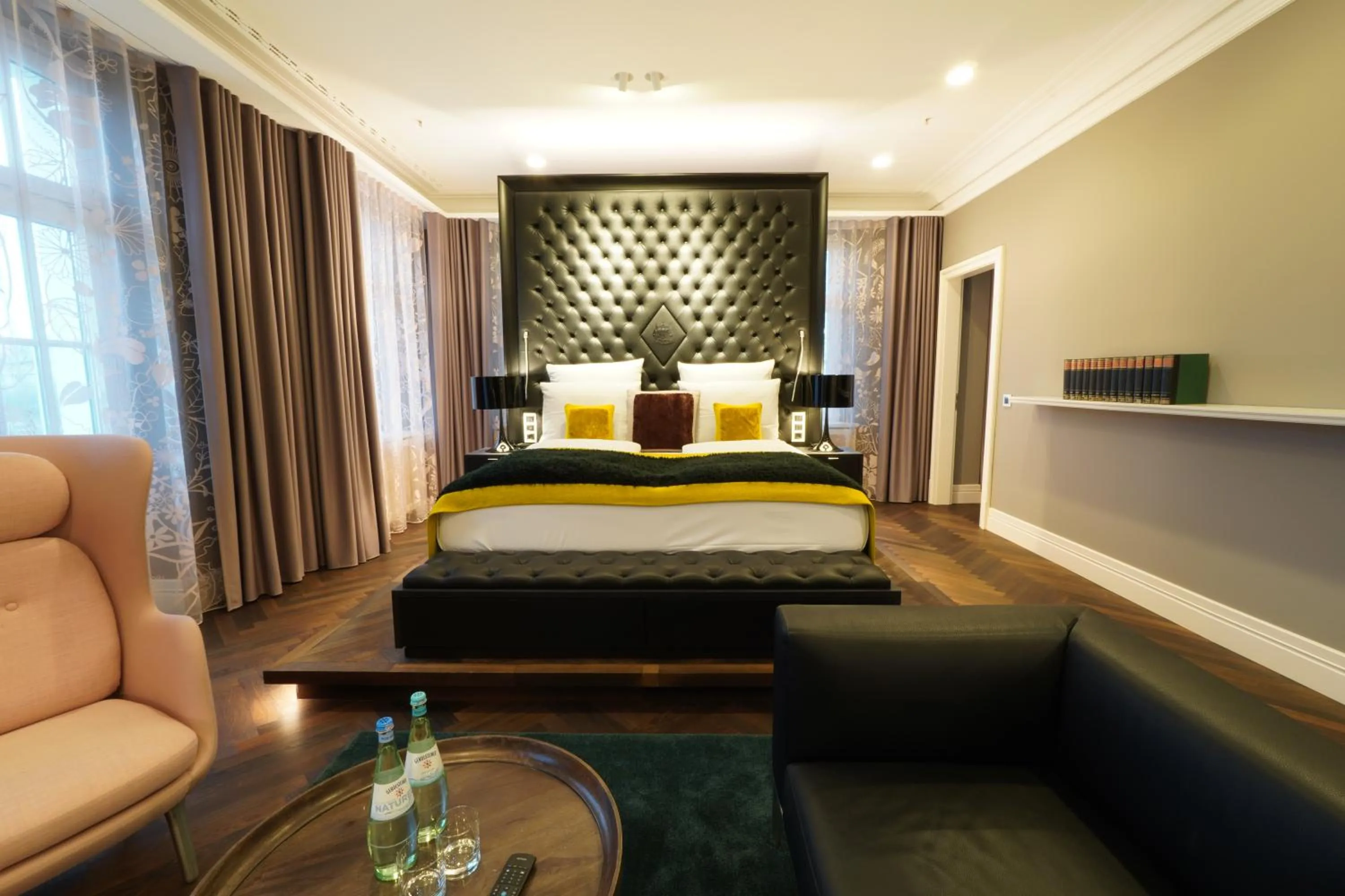 Living room, Bed in Lumière Boutiquehotel im Fürstenhof Leipzig