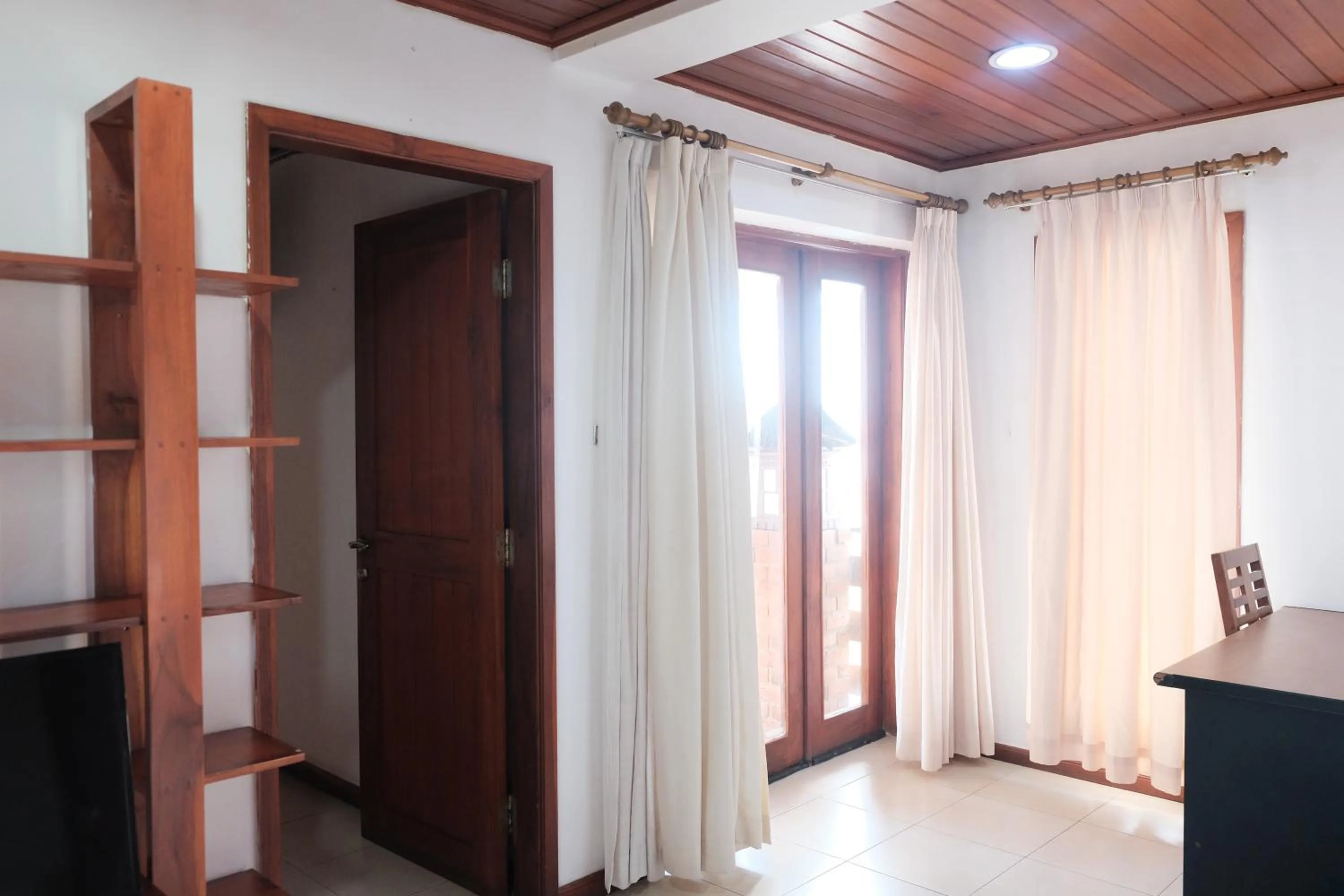 wardrobe in Arbiru Beach Resort