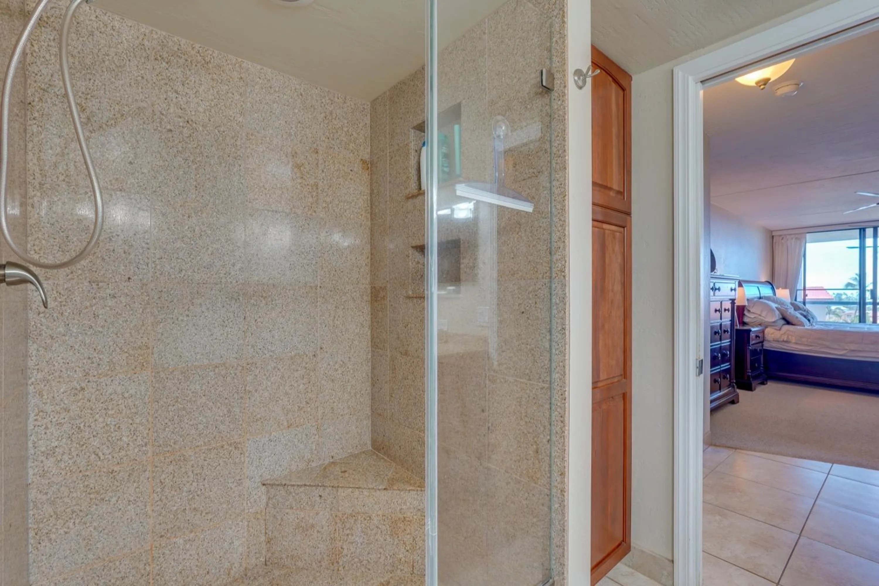 Kona Pacific Top Floor Retreat Ocean View and Pool!