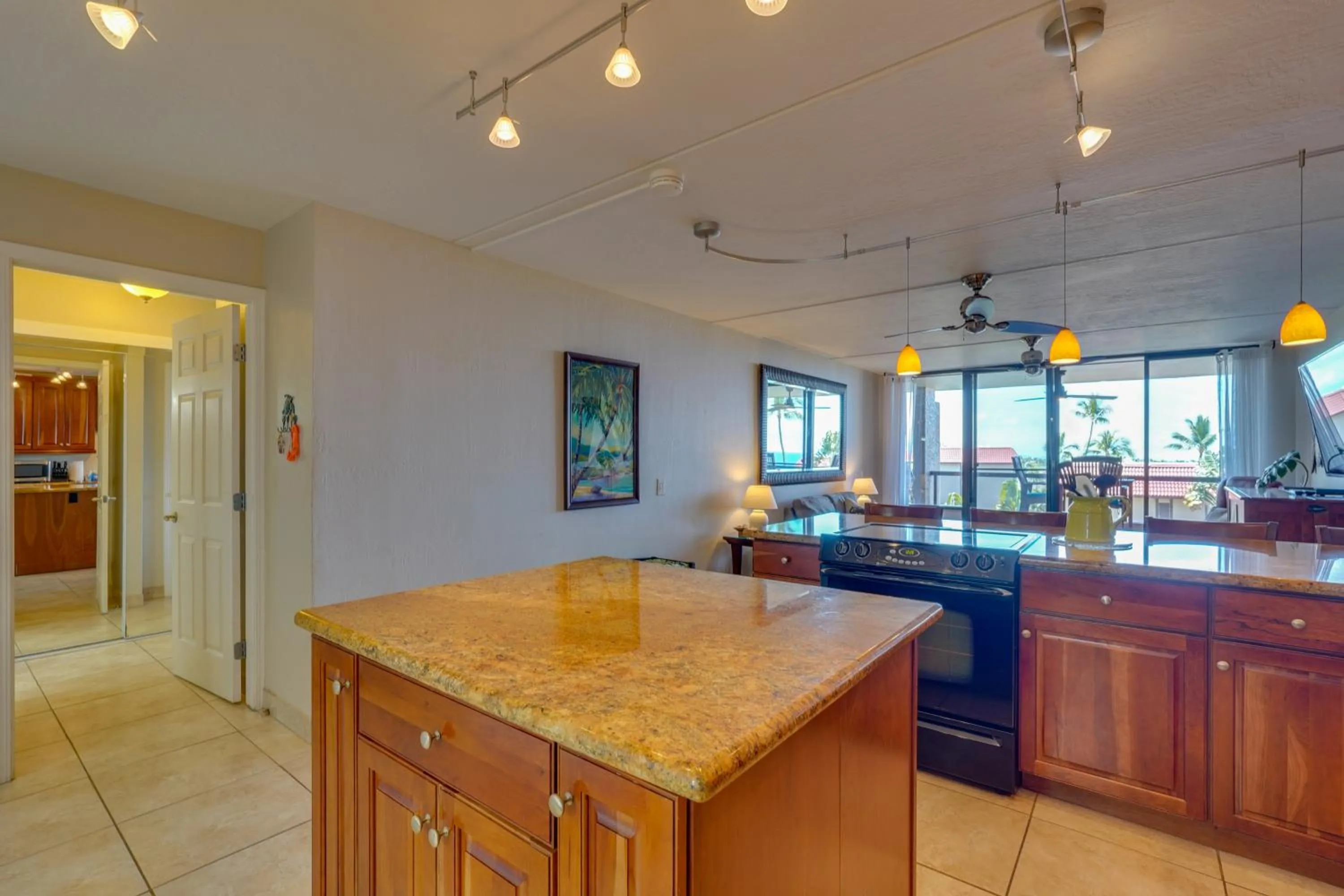 Kona Pacific Top Floor Retreat Ocean View and Pool!