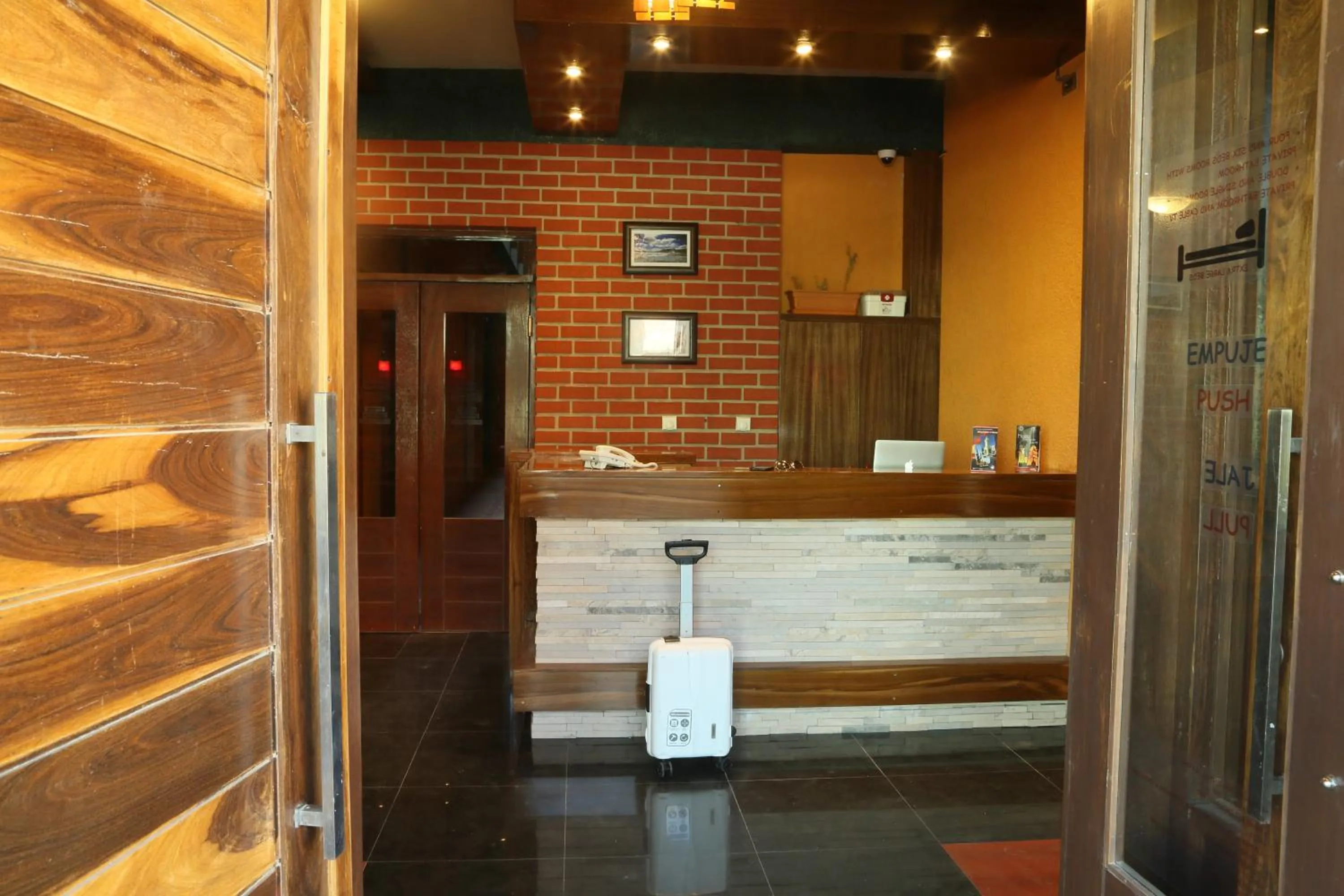 Lobby or reception in Hostal Cagnapa Restobar